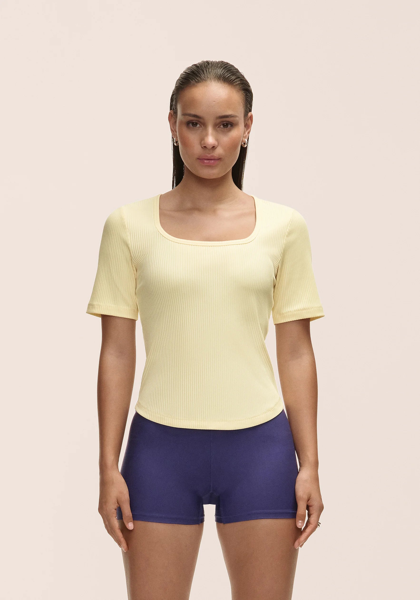 Casall Scoop Rib Tee t-shirt costine gialla elasticizzata