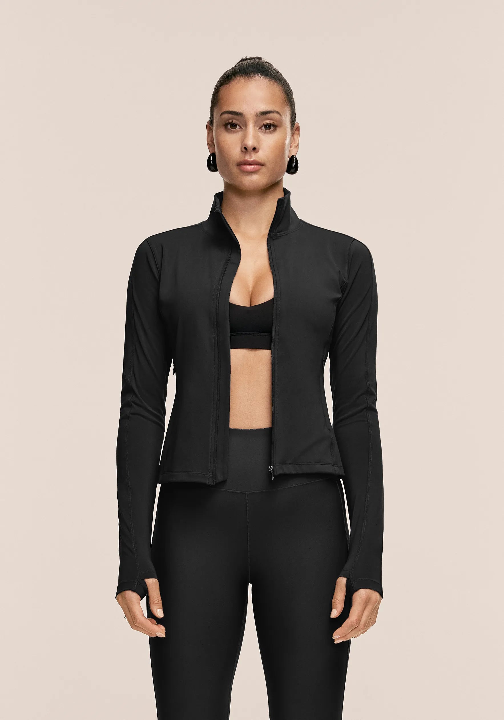 Casall Soft Touch Zip giacca sportiva nera con zip modellante