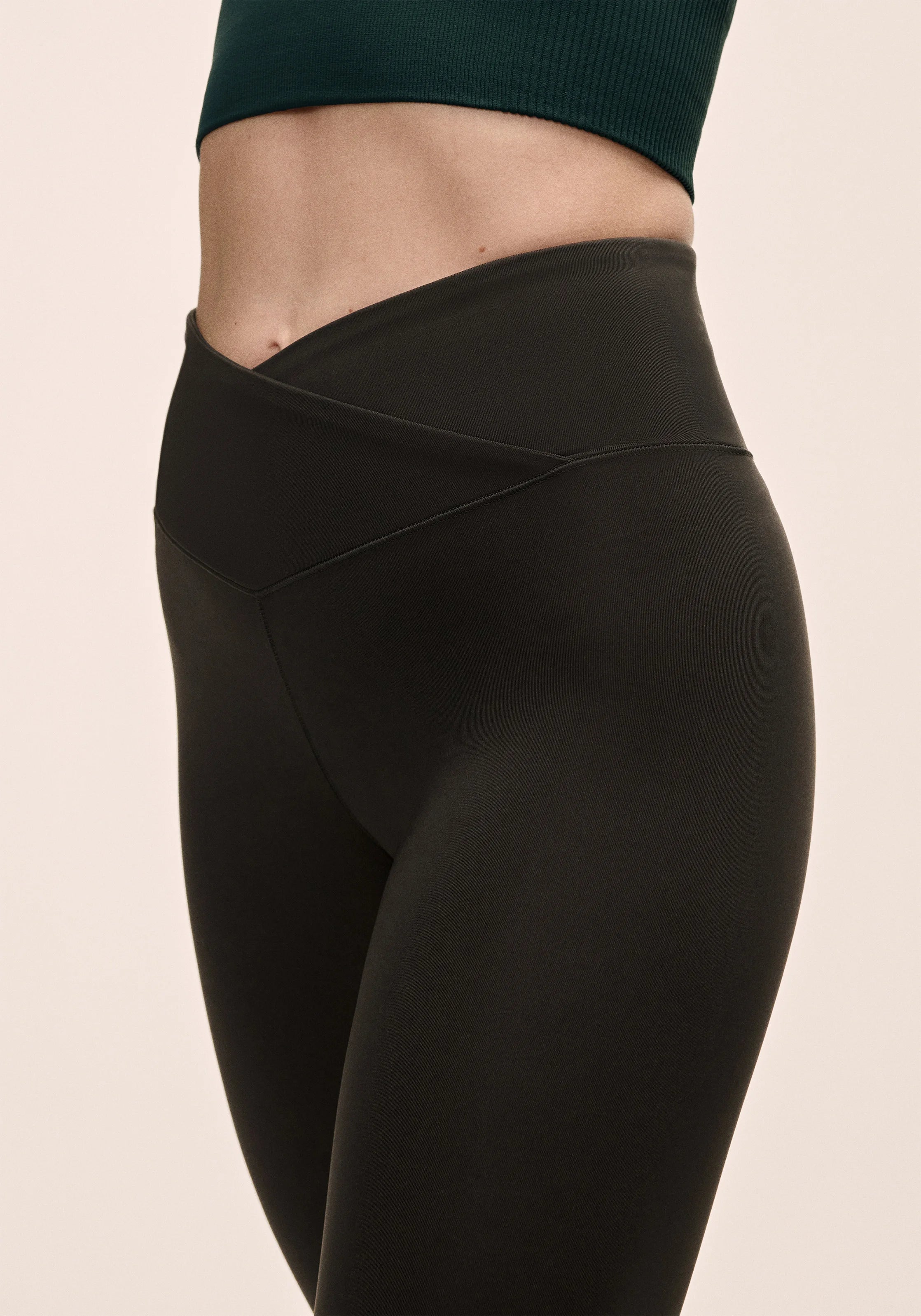 Casall Overlap High Waist Tights leggings neri modellanti