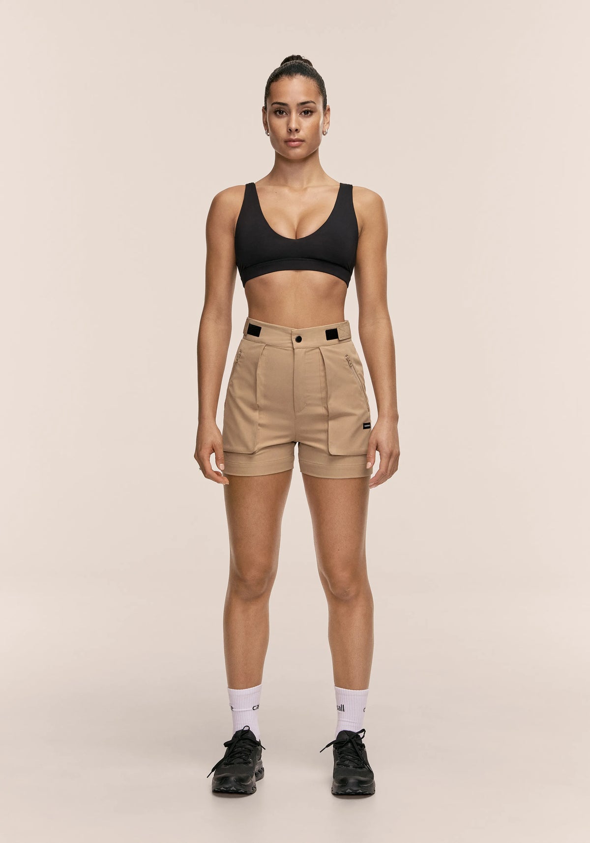 Casall Outdoor Active Shorts sabbia scuro con zip