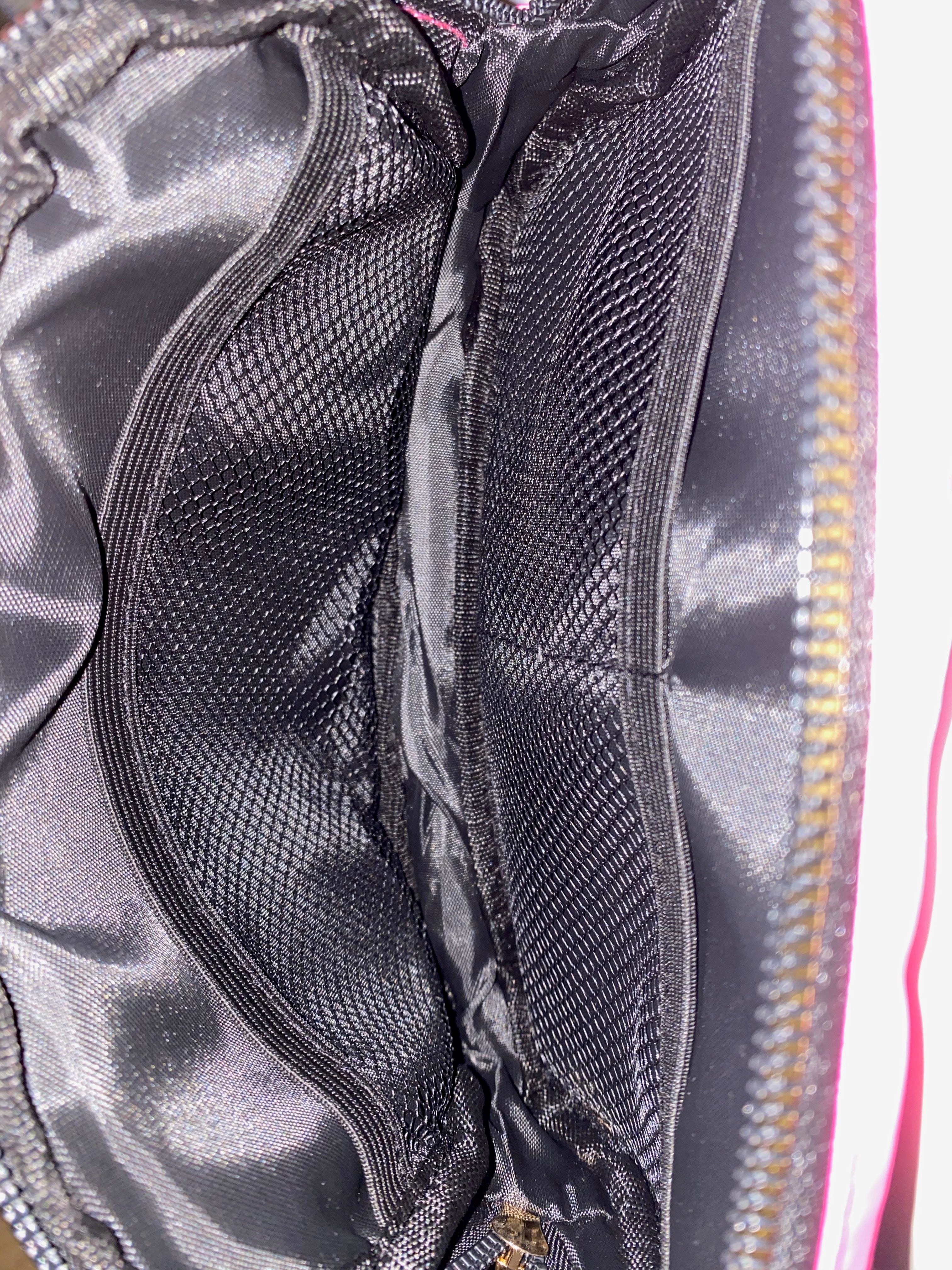 VB Marsupio in nylon fucsia con zip oro