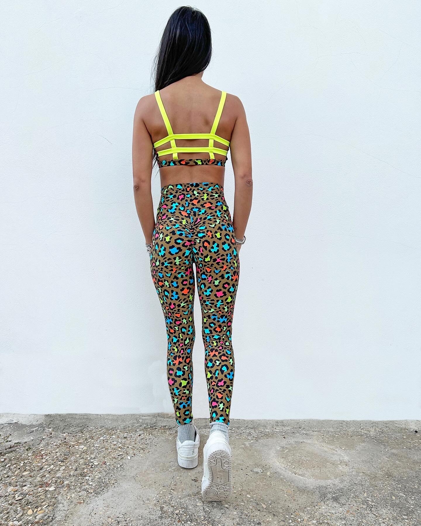 VB Multicolor top sportivo con coppe