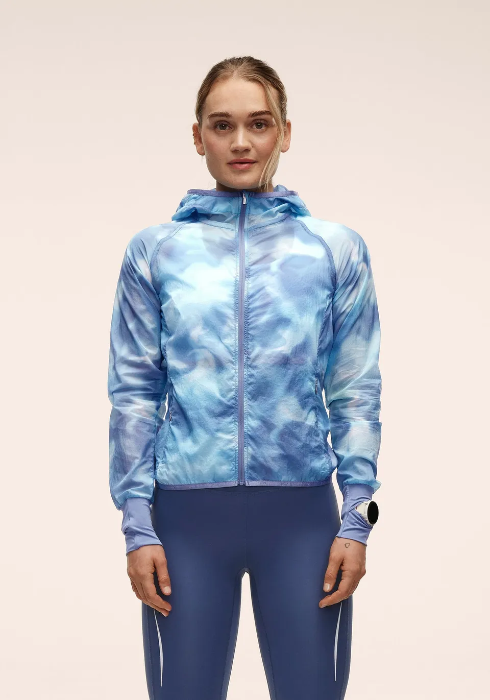 Casall Breeze Printed giacca running blu traspirante
