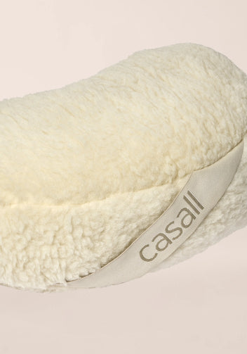 Casall Meditation Half Moon Pillow Wool cuscino lana bianco