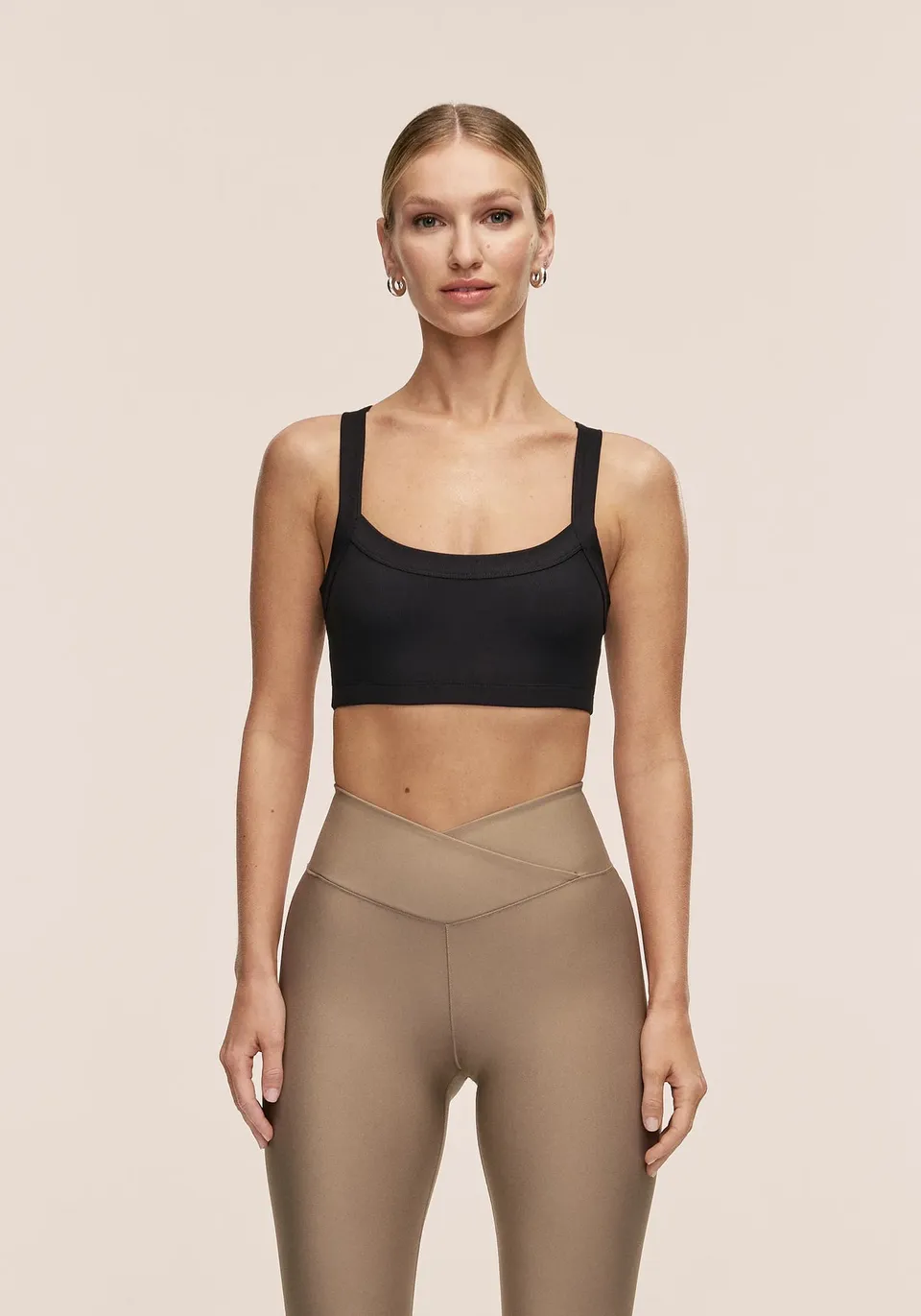 Casall Defined Rib Sport Top sportivo nero costine