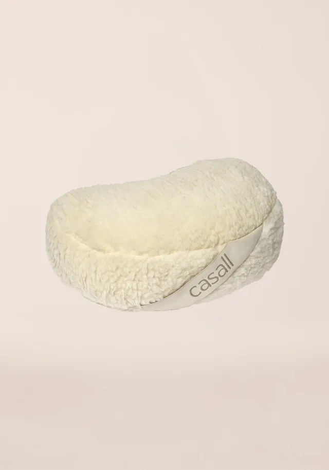 Casall Meditation Half Moon Pillow Wool cuscino lana bianco