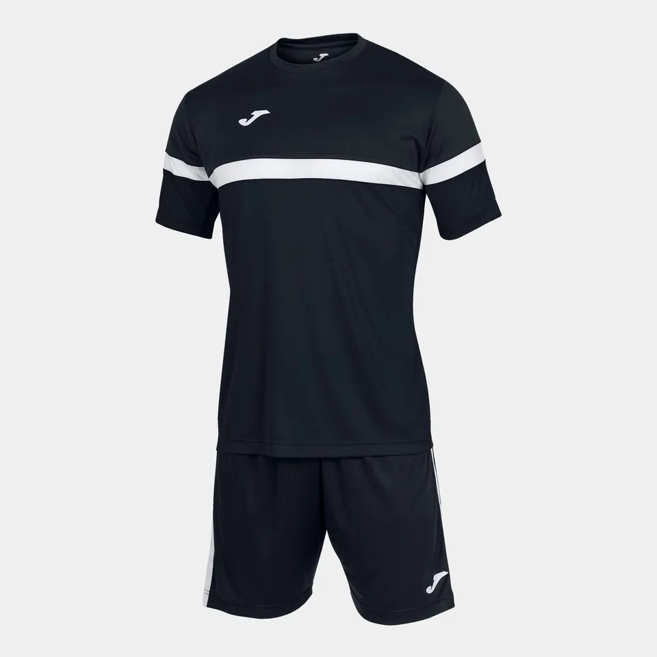 Joma Danubio set uomo in tessuto tecnico traspirante