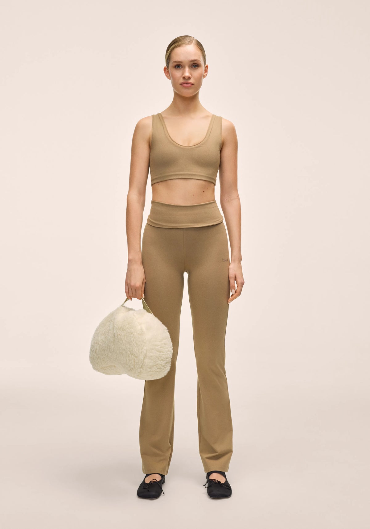 Casall Sublime Folded Flare pantaloni kaki vita ripiegata