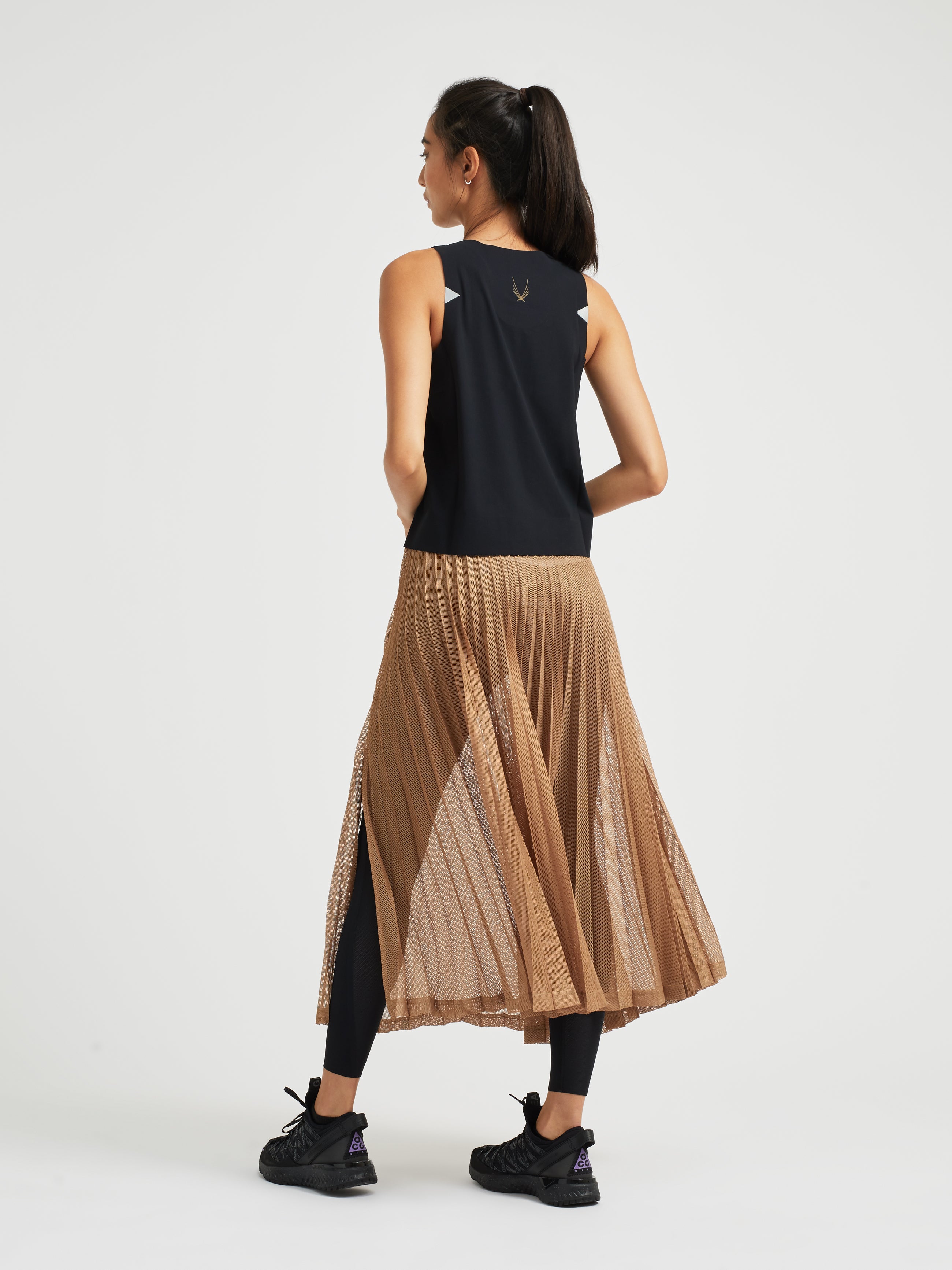 Lucas Hugh Pivot Pleated Skirt gonna midi dune traspirante