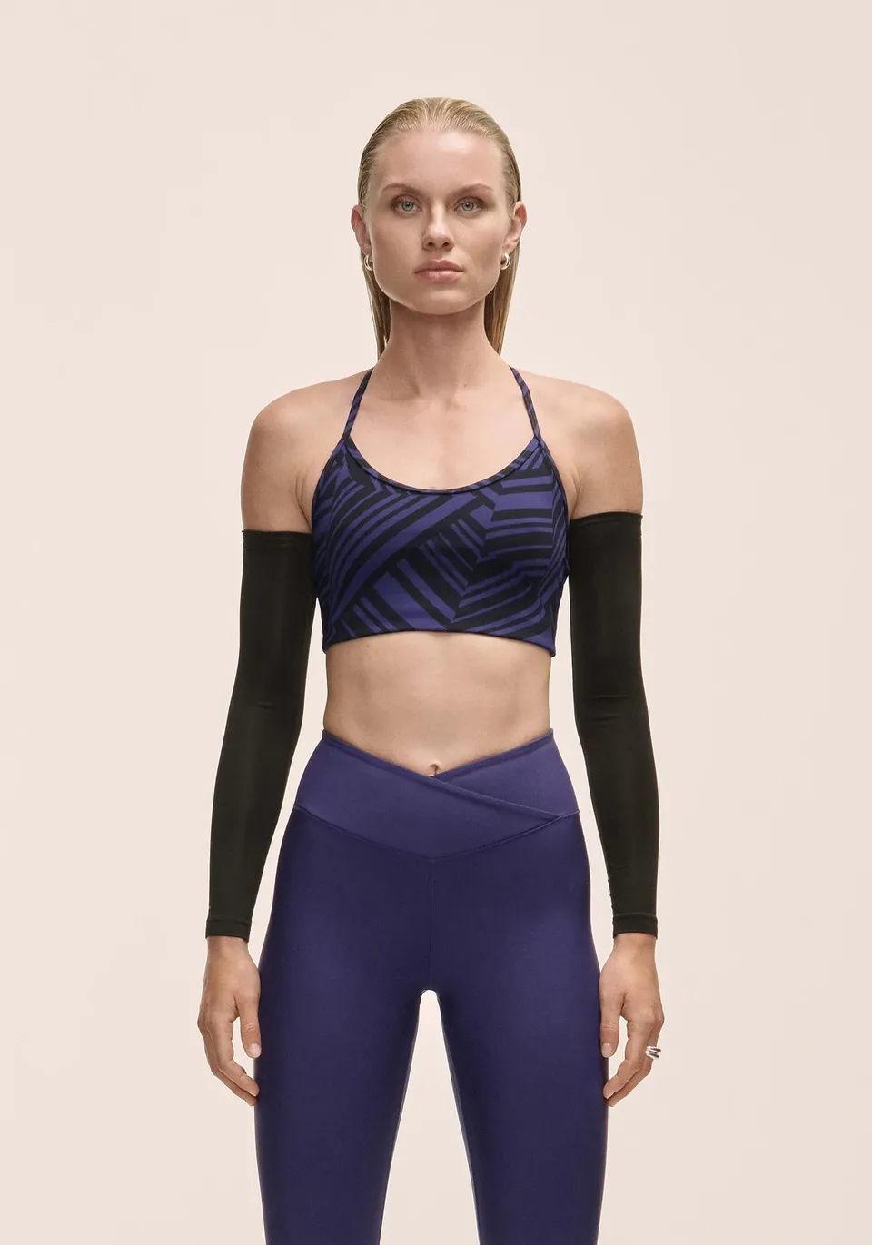 Casall Sleek Strappy reggiseno sportivo Vivid Purple medio sostegno