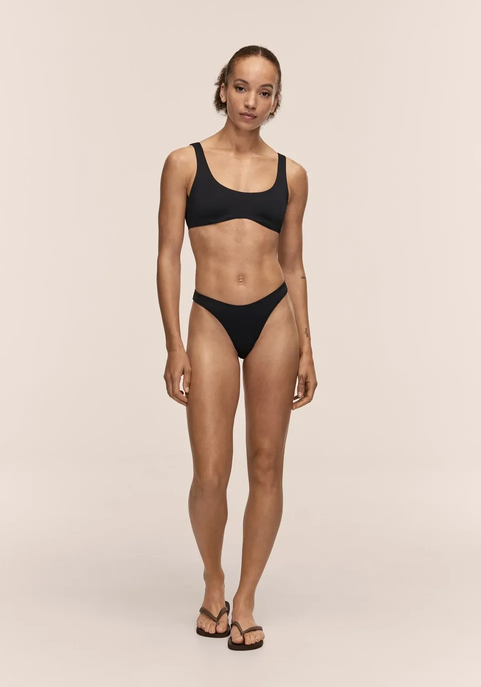 Casall High Leg Slip Bikini Brasiliano Nero UV50+