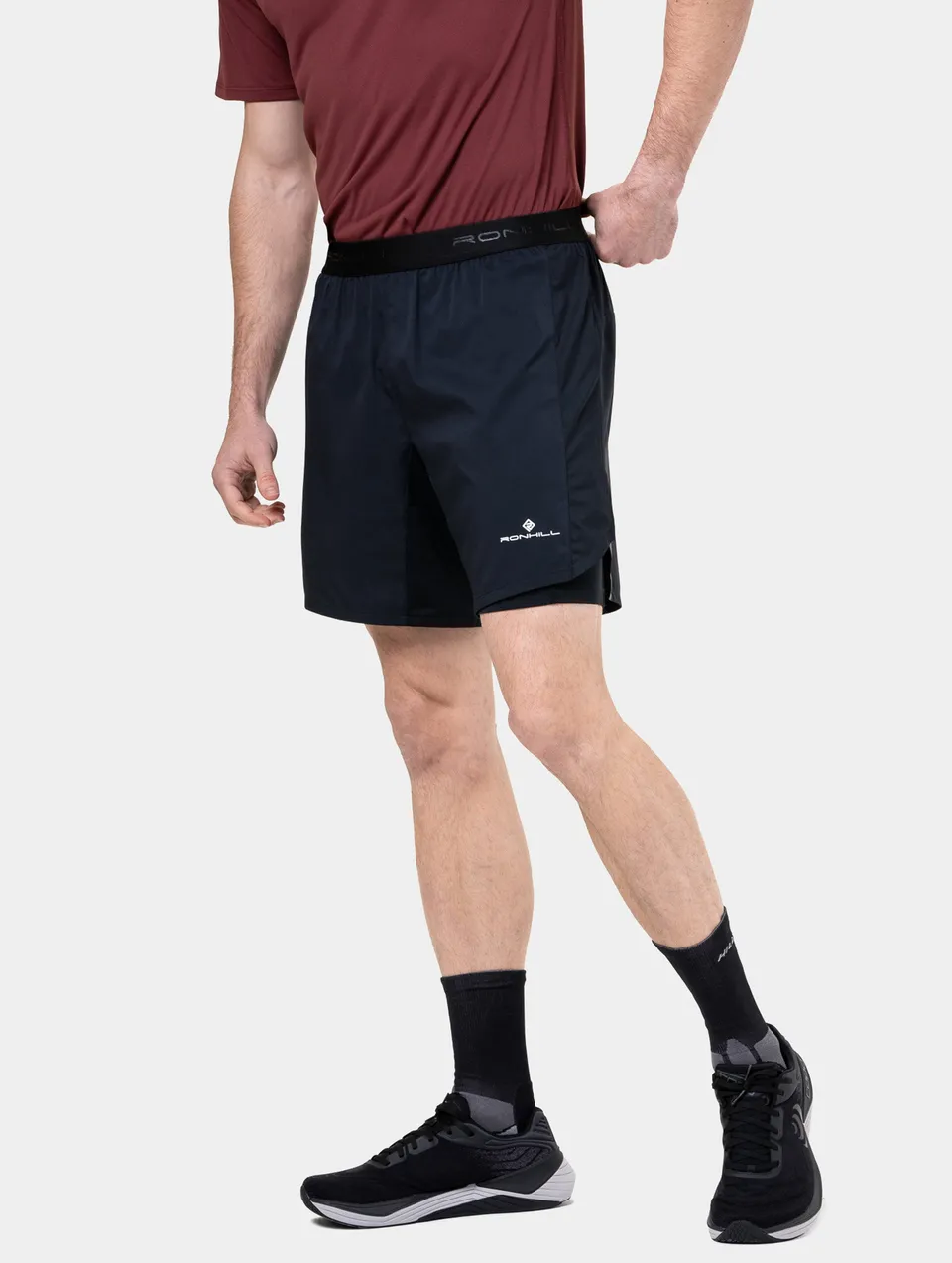 Ronhill Tech 7 Twin Short pantaloncini running 2 in 1 neri