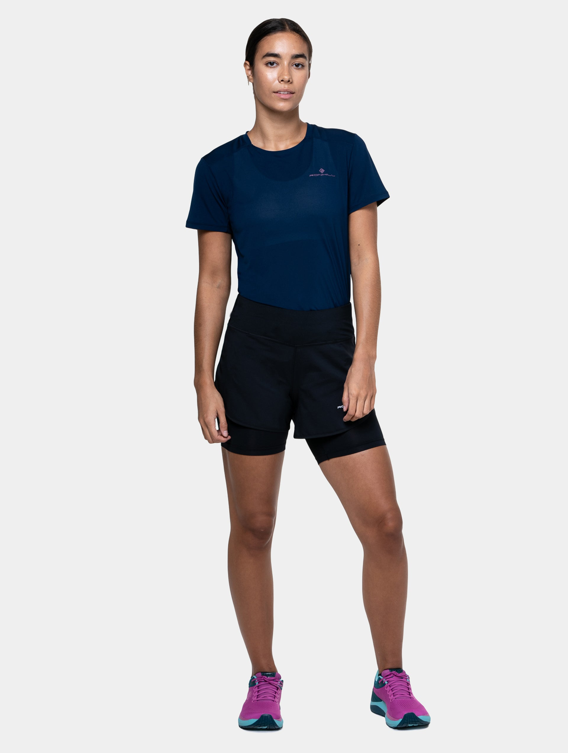 Ronhill Tech 4.5 Twin Short running All Black 2 in 1