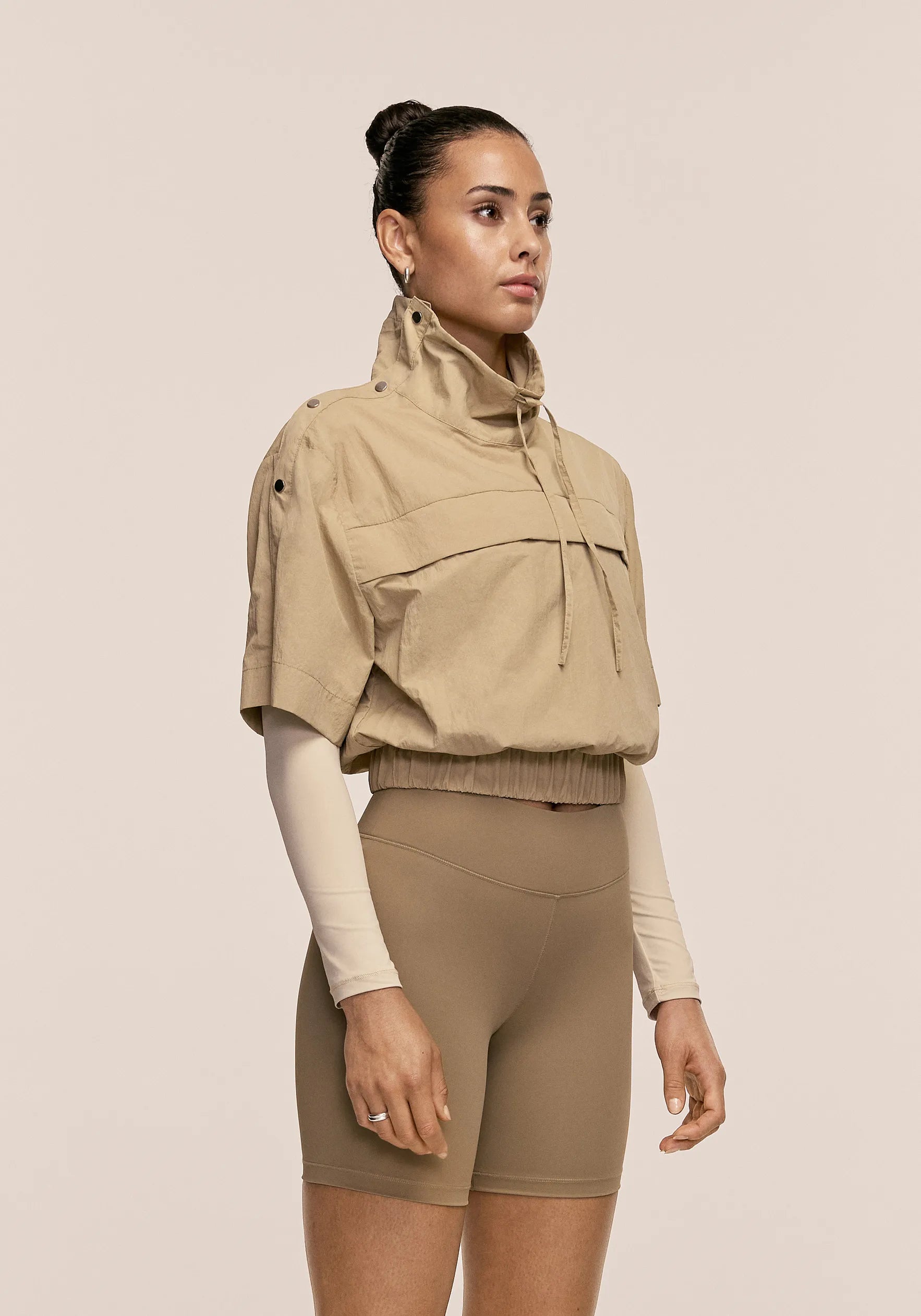 Casall Active Short Sleeve giacca sportiva dark sand cropped