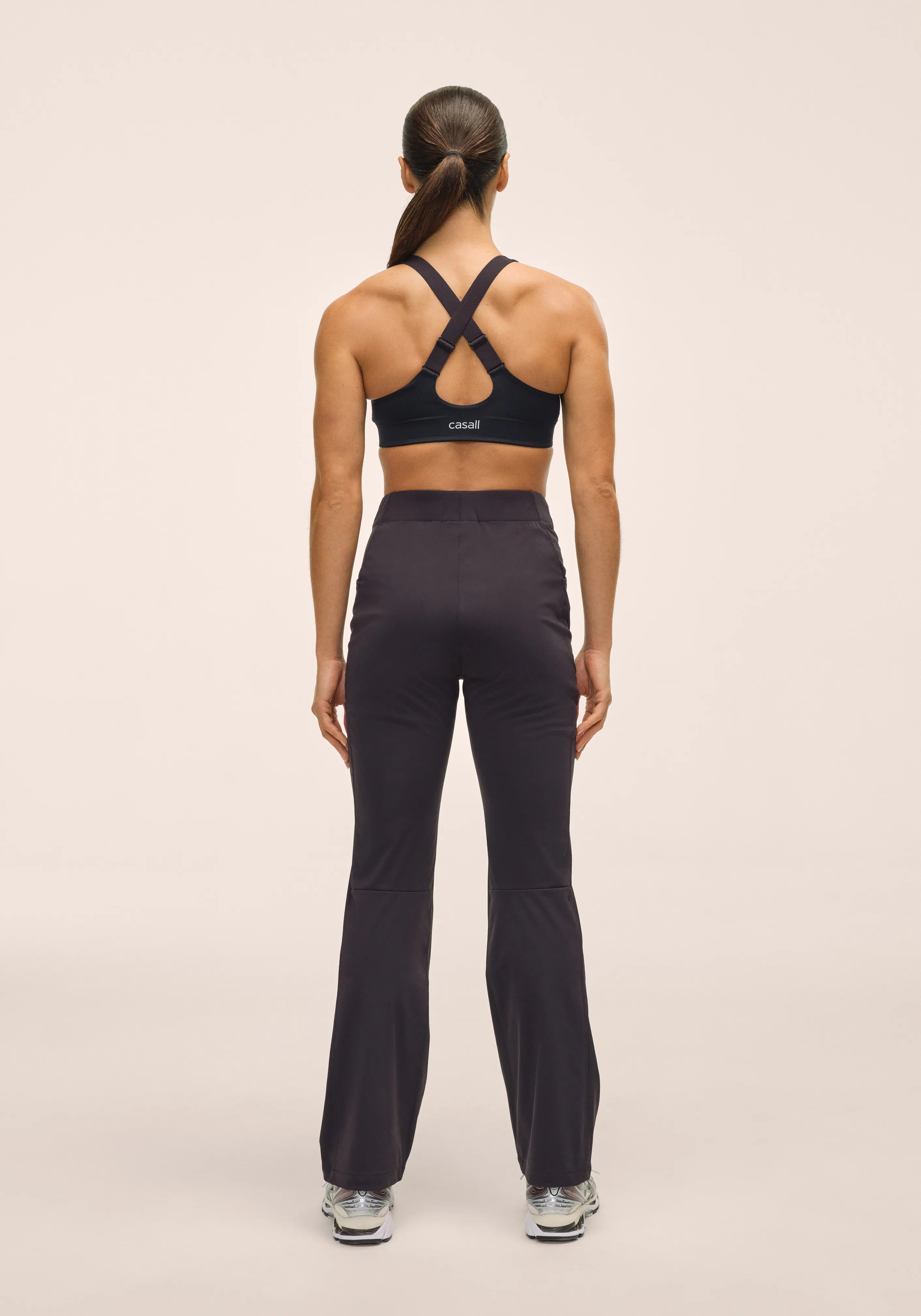 Casall Pace Outdoor Flare Pant pantaloni Black idrorepellenti