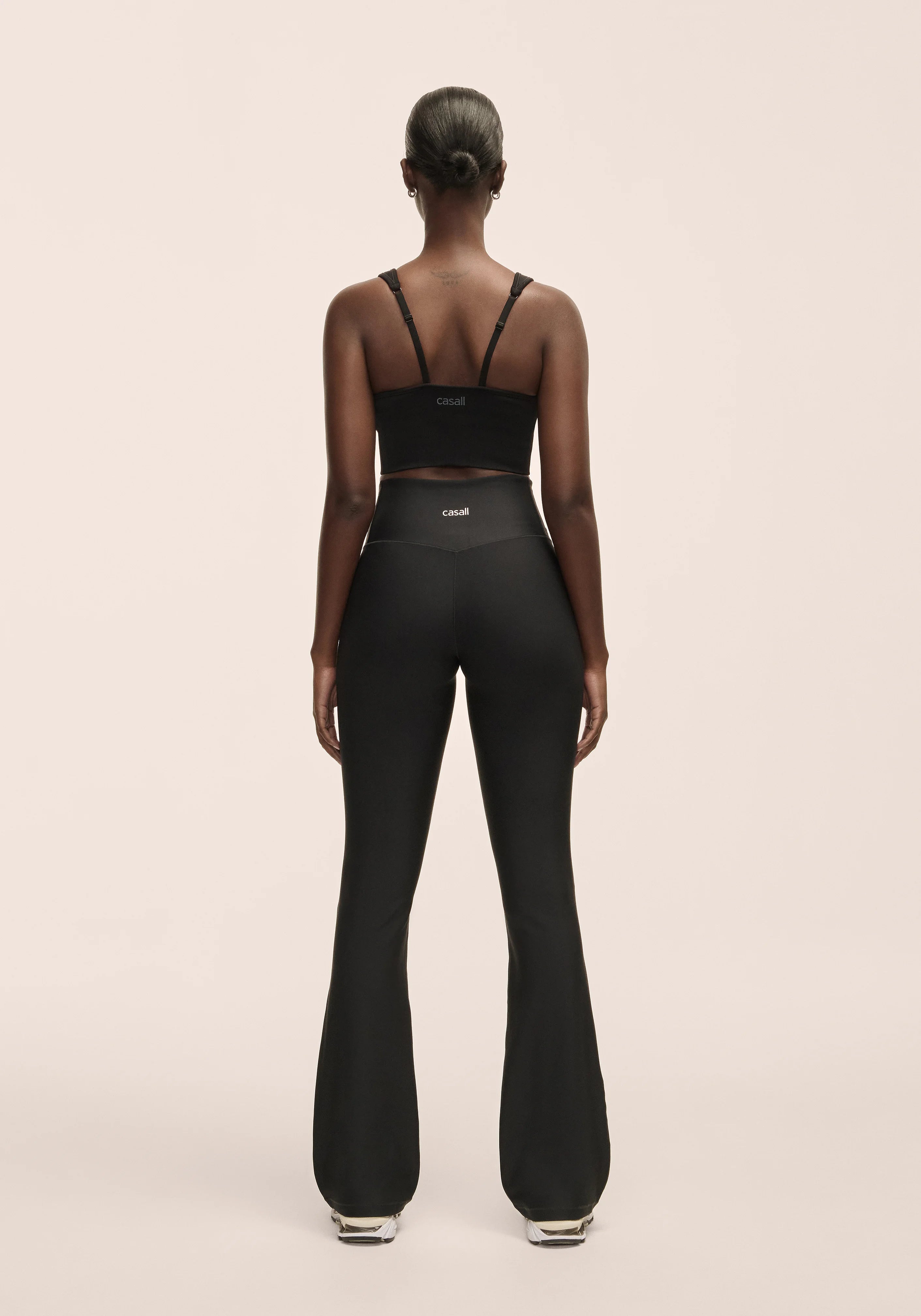 Casall Flare High Waist Pant pantaloni nero modellante