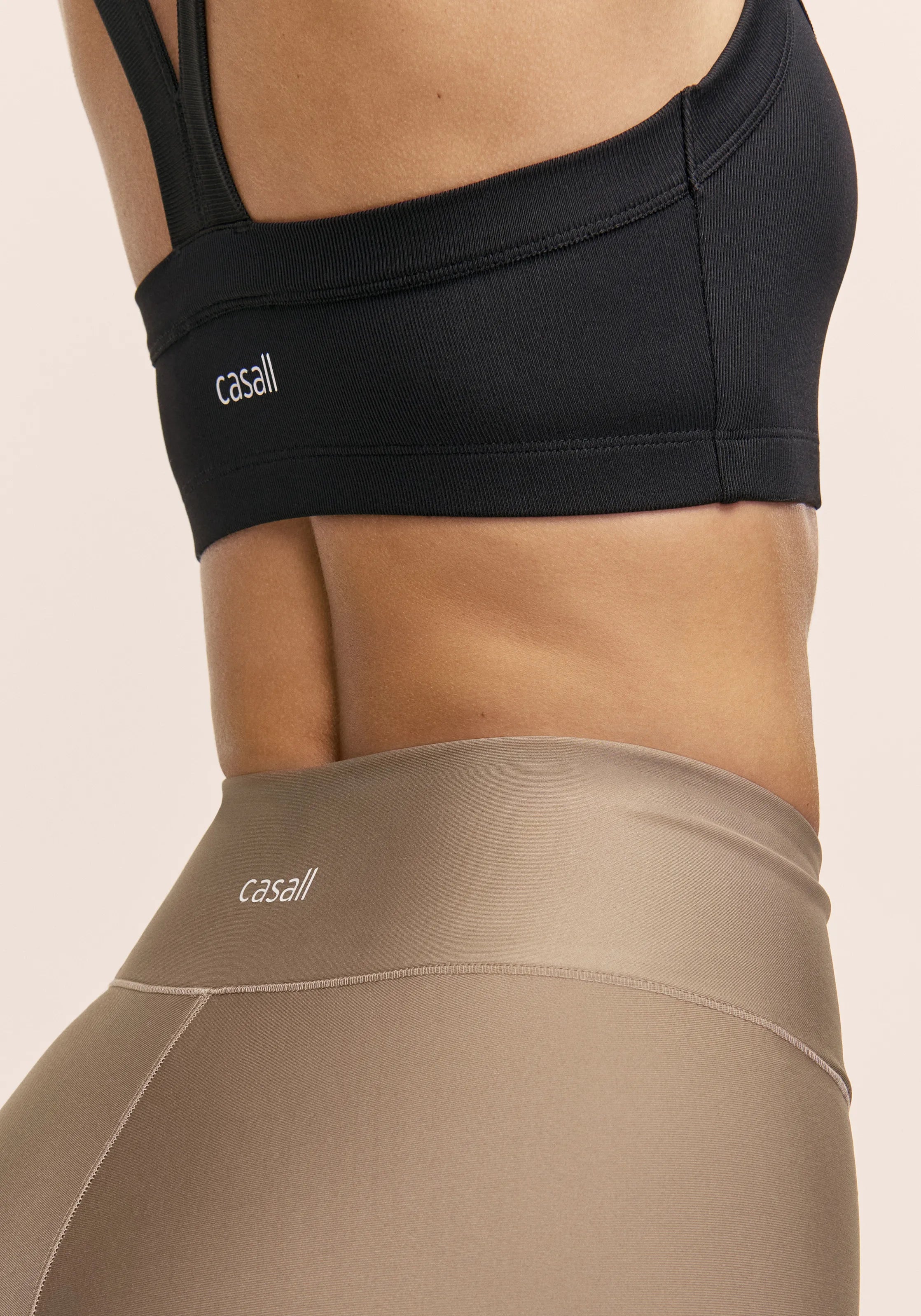 Casall Defined Rib Sport Top sportivo nero costine