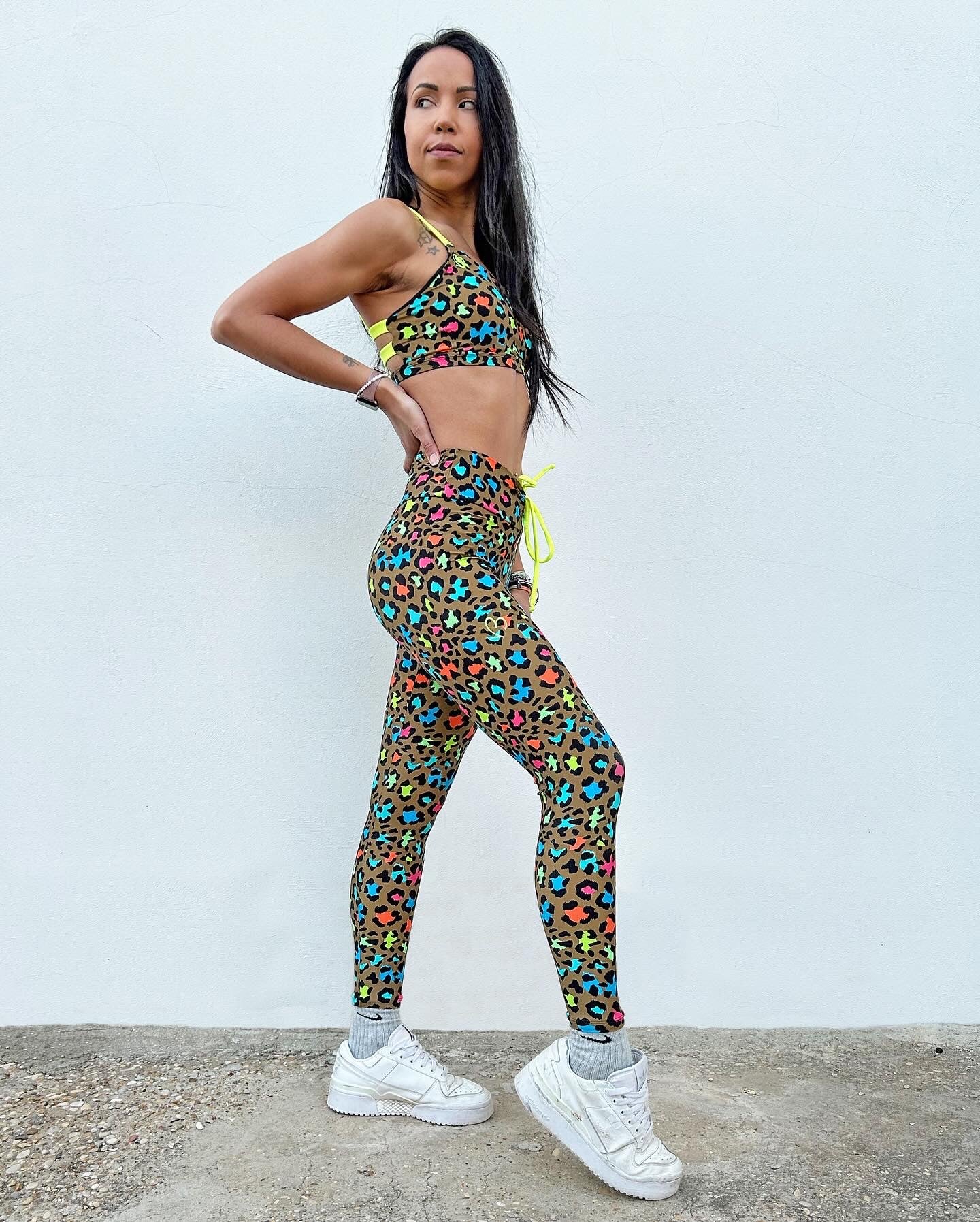 VB Multicolor top sportivo con coppe