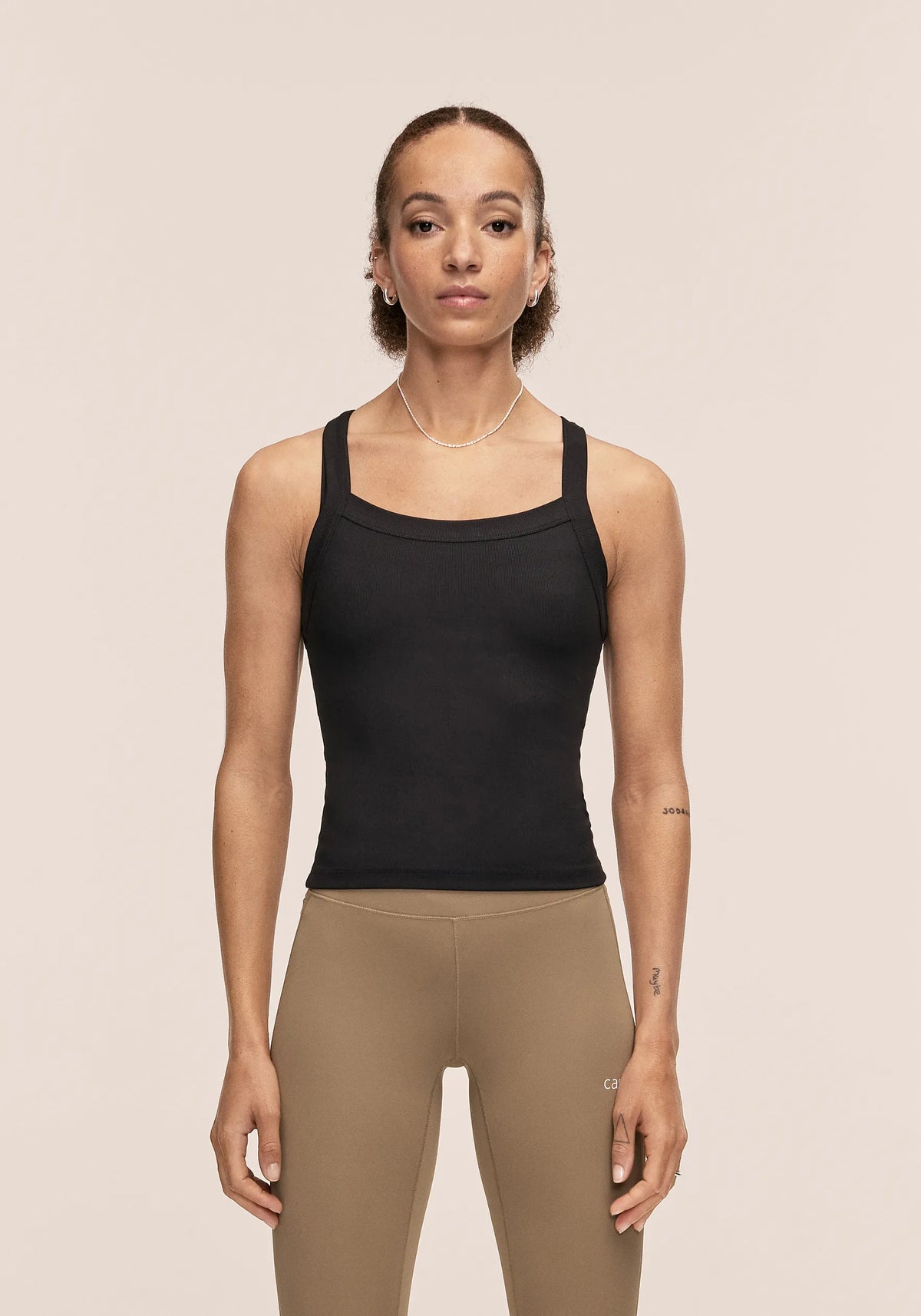 Casall Defined Rib Tank canotta nera costina stretch
