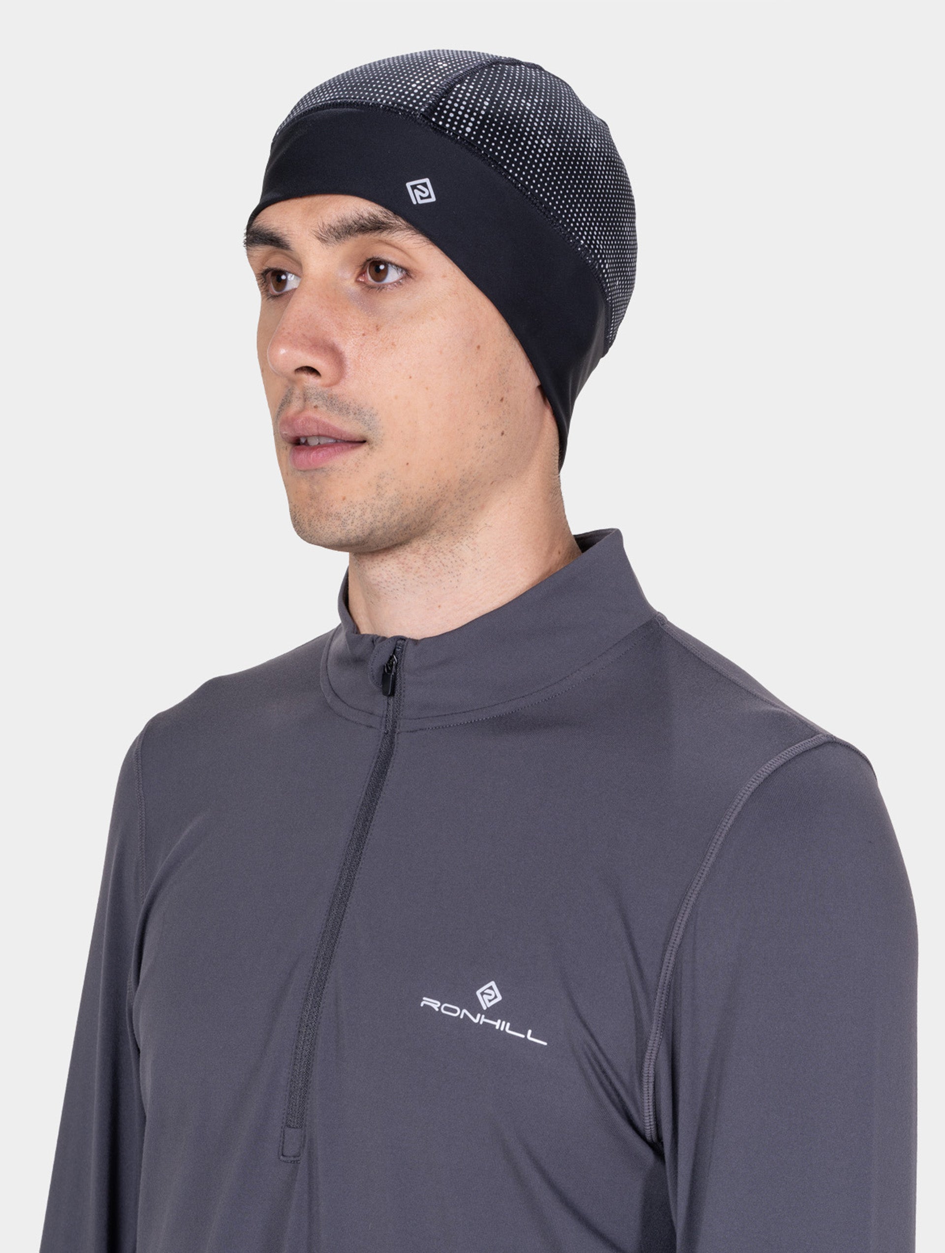 Ronhill Reflect Beanie berretto running nero riflettente