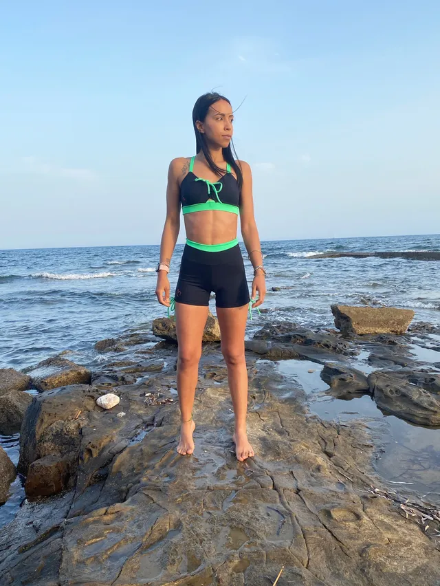 VB Daffy short sportivo con laccetti laterali