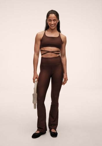Casall Flare High Waist Pant pantaloni marrone shaping