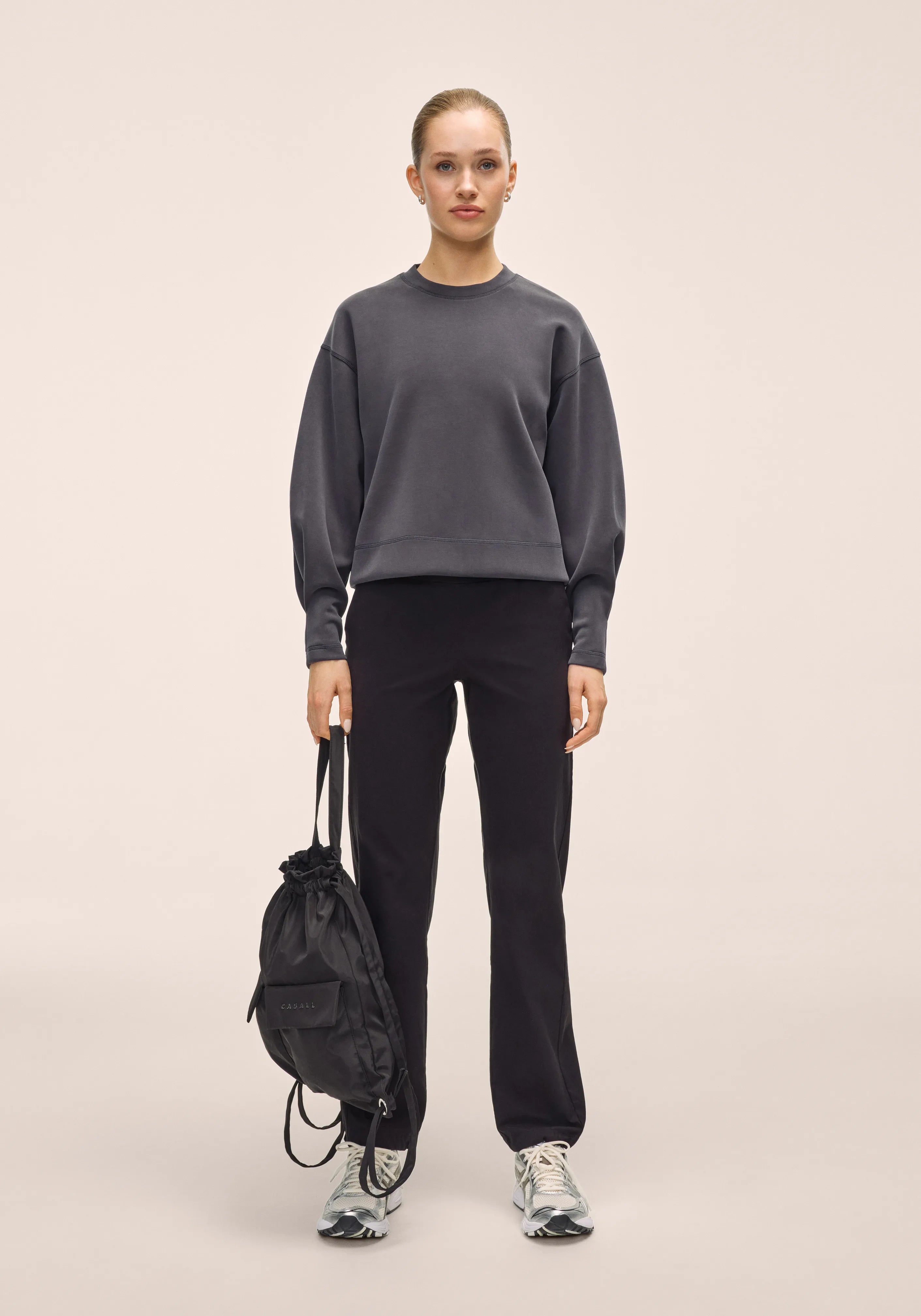 Casall Peachy Crew Neck felpa nera girocollo morbido