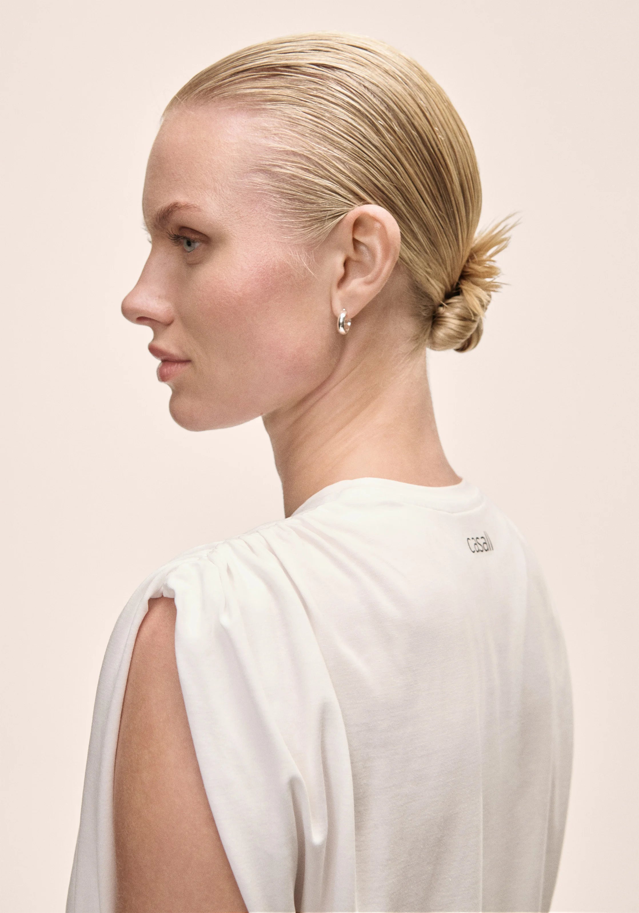 Casall Delight Shoulder Crease Tee t-shirt bianca morbida