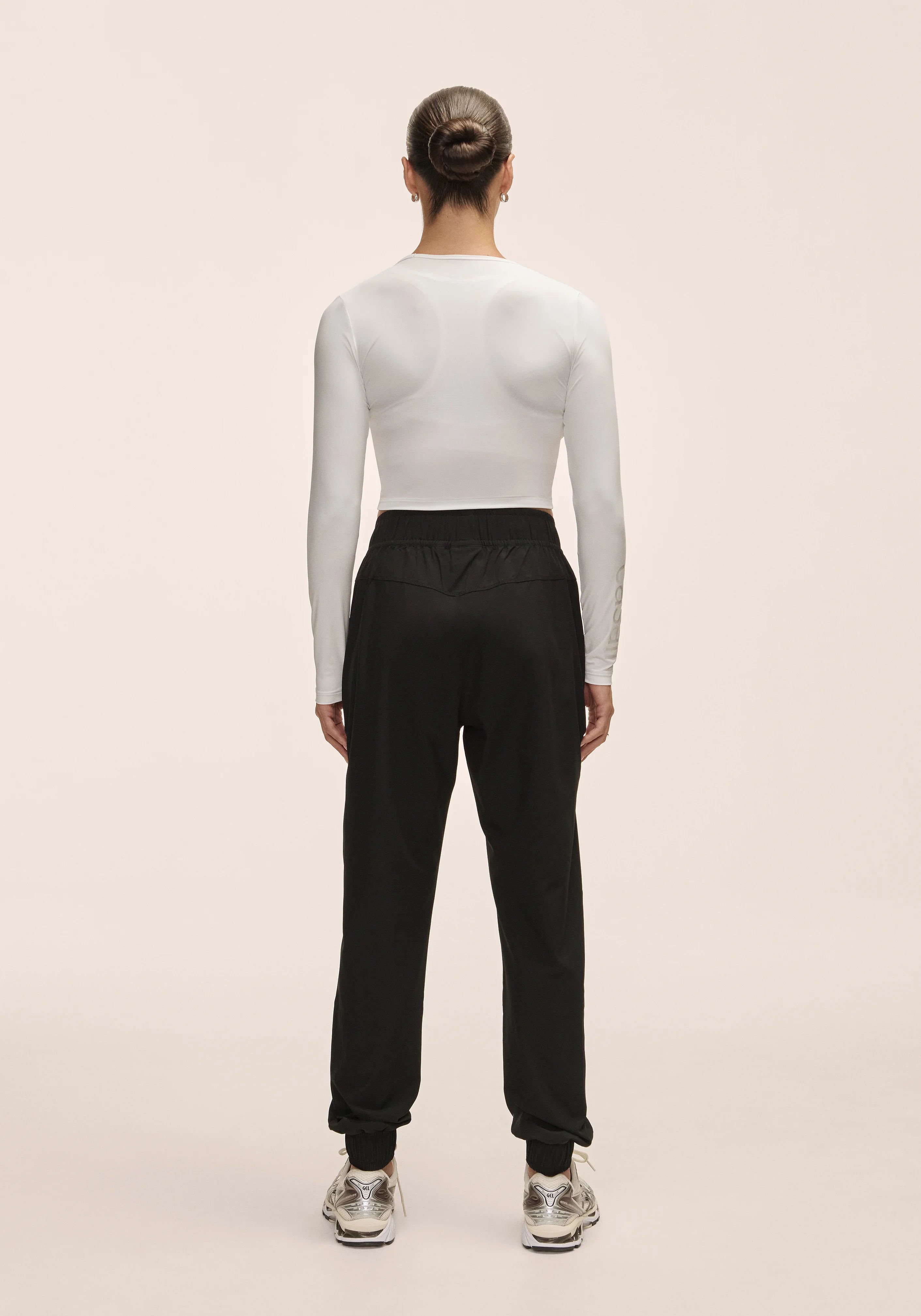 Casall Everywhere Woven Pant pantaloni neri vita alta