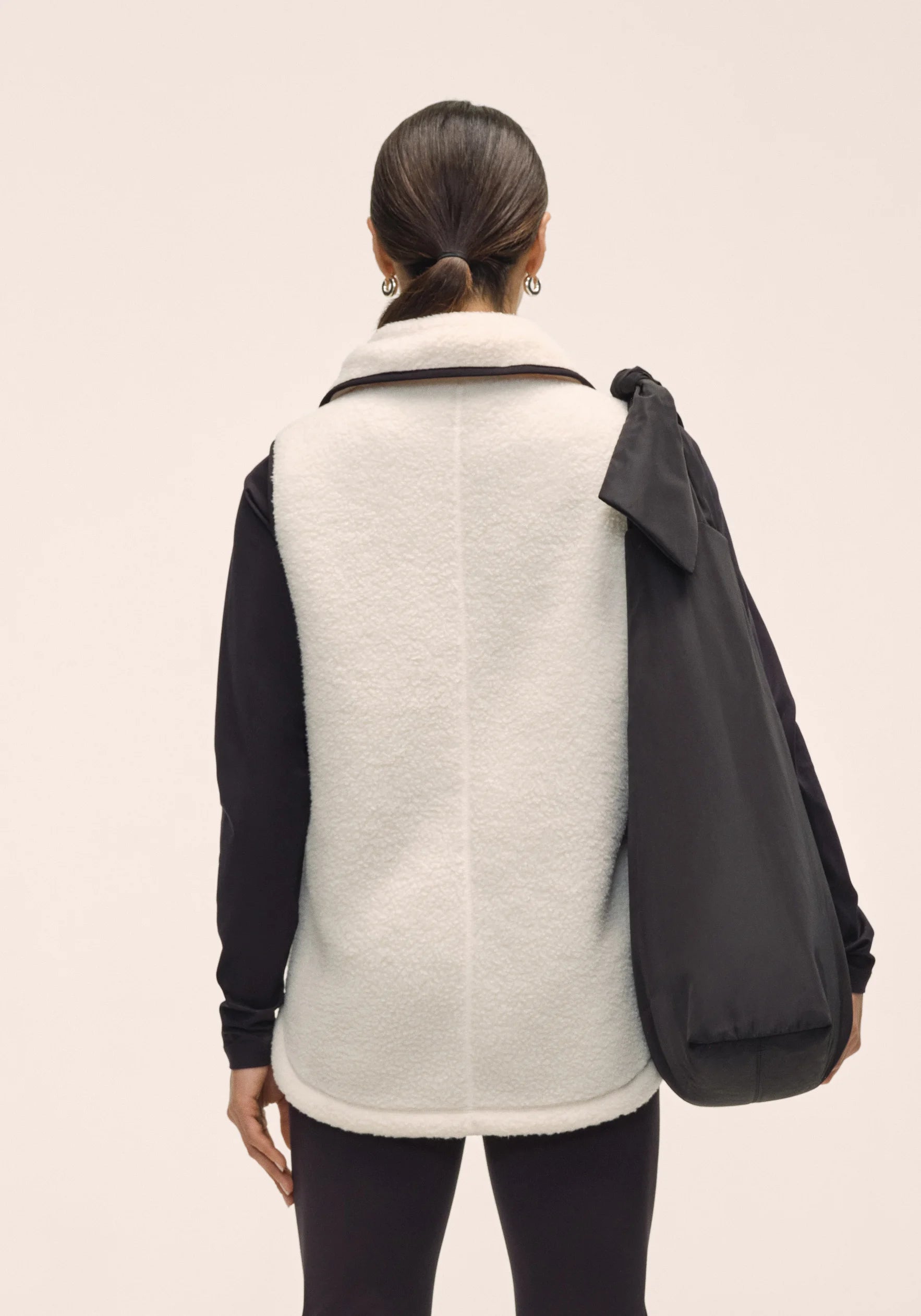 Casall High Collar gilet in pile bianco collo alto
