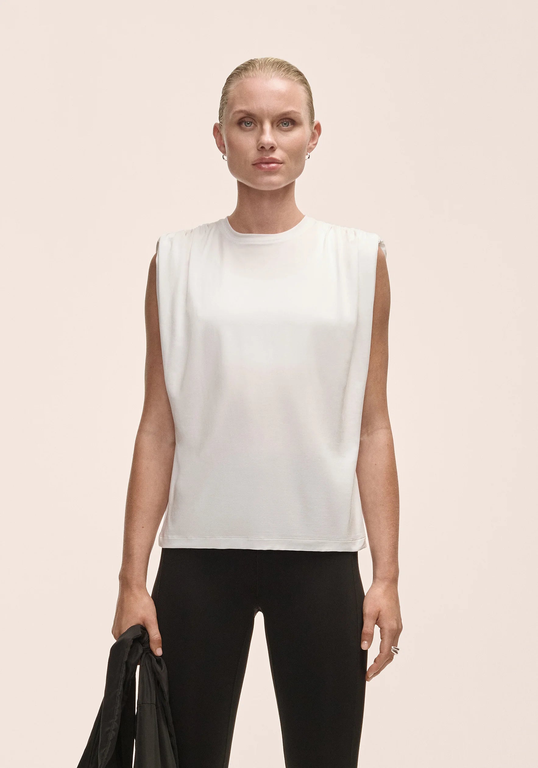 Casall Delight Shoulder Crease Tee t-shirt bianca morbida