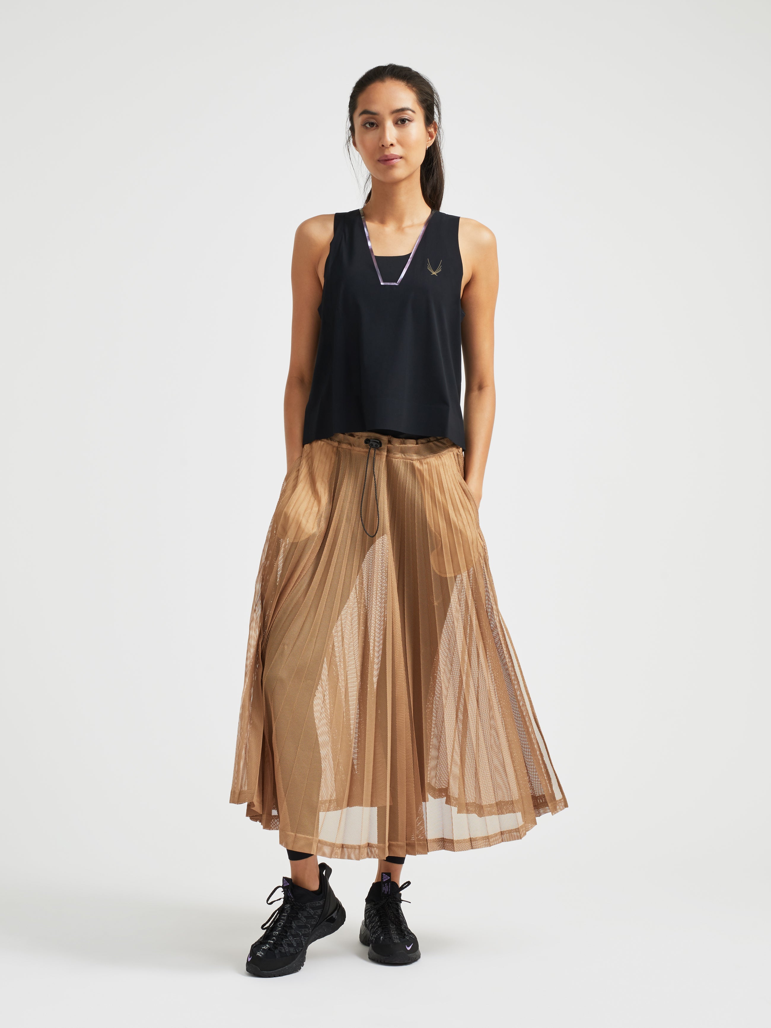 Lucas Hugh Pivot Pleated Skirt gonna midi dune traspirante