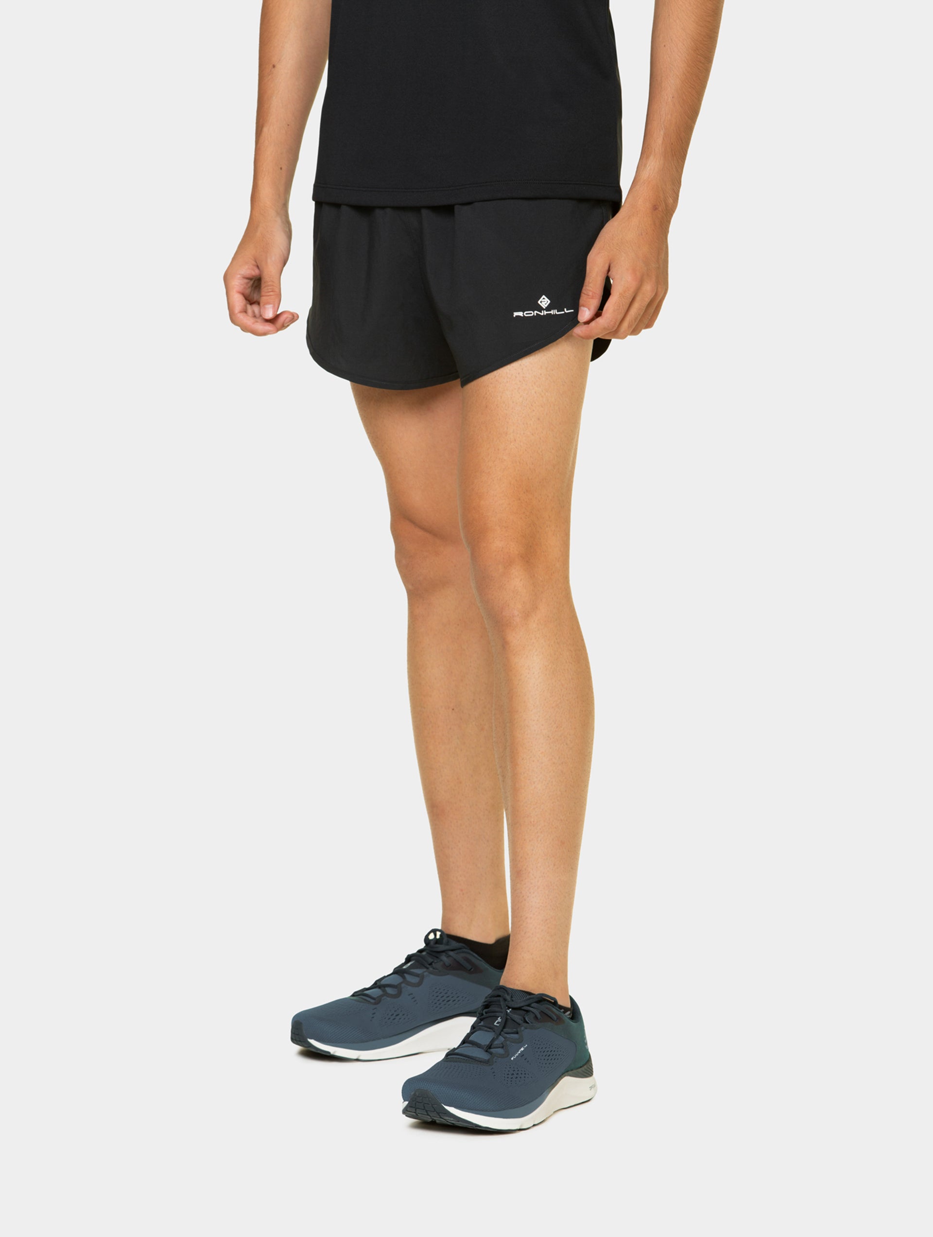 Ronhill Core Racer shorts running uomo nero con spacco