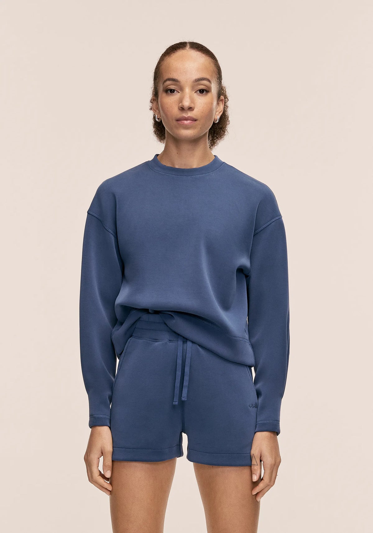 Casall Peachy Crew Neck felpa blu shadow morbida