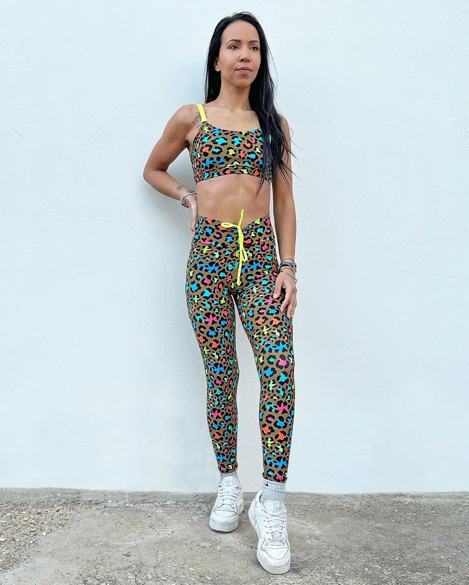 VB Multicolor top sportivo con coppe