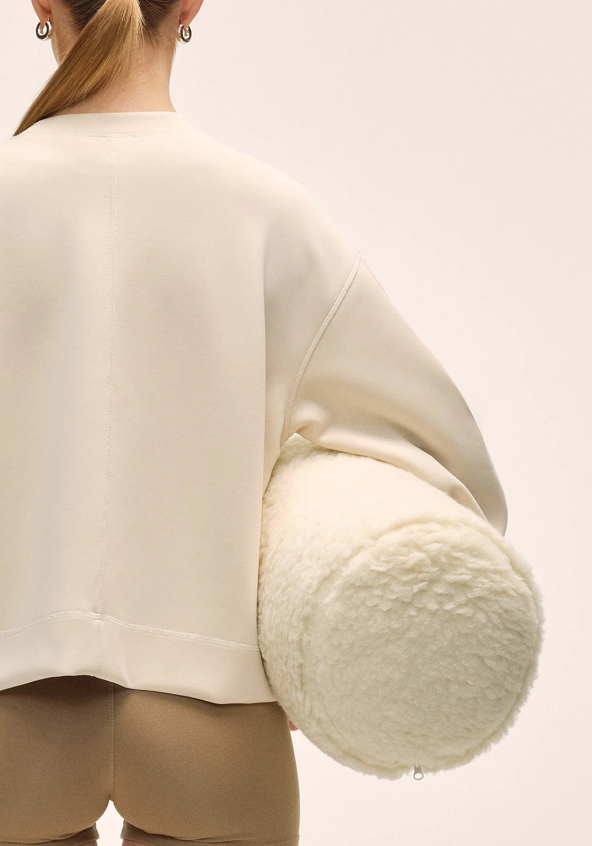 Casall Yoga Bolster Pillow cuscino lana offwhite