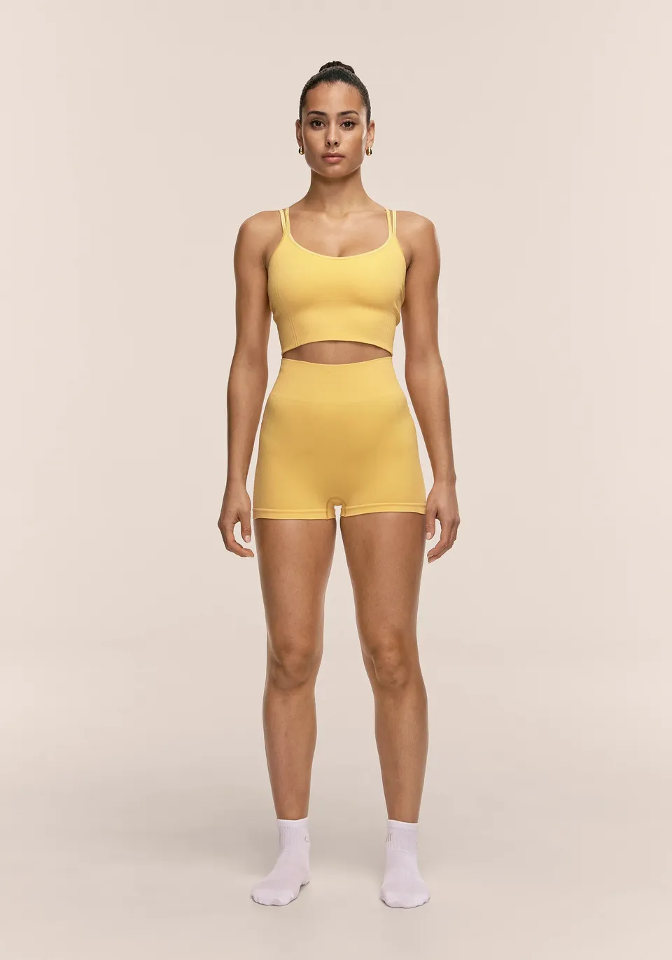 Casall Shiny Seamless Rib Hotpants giallo soul yoga