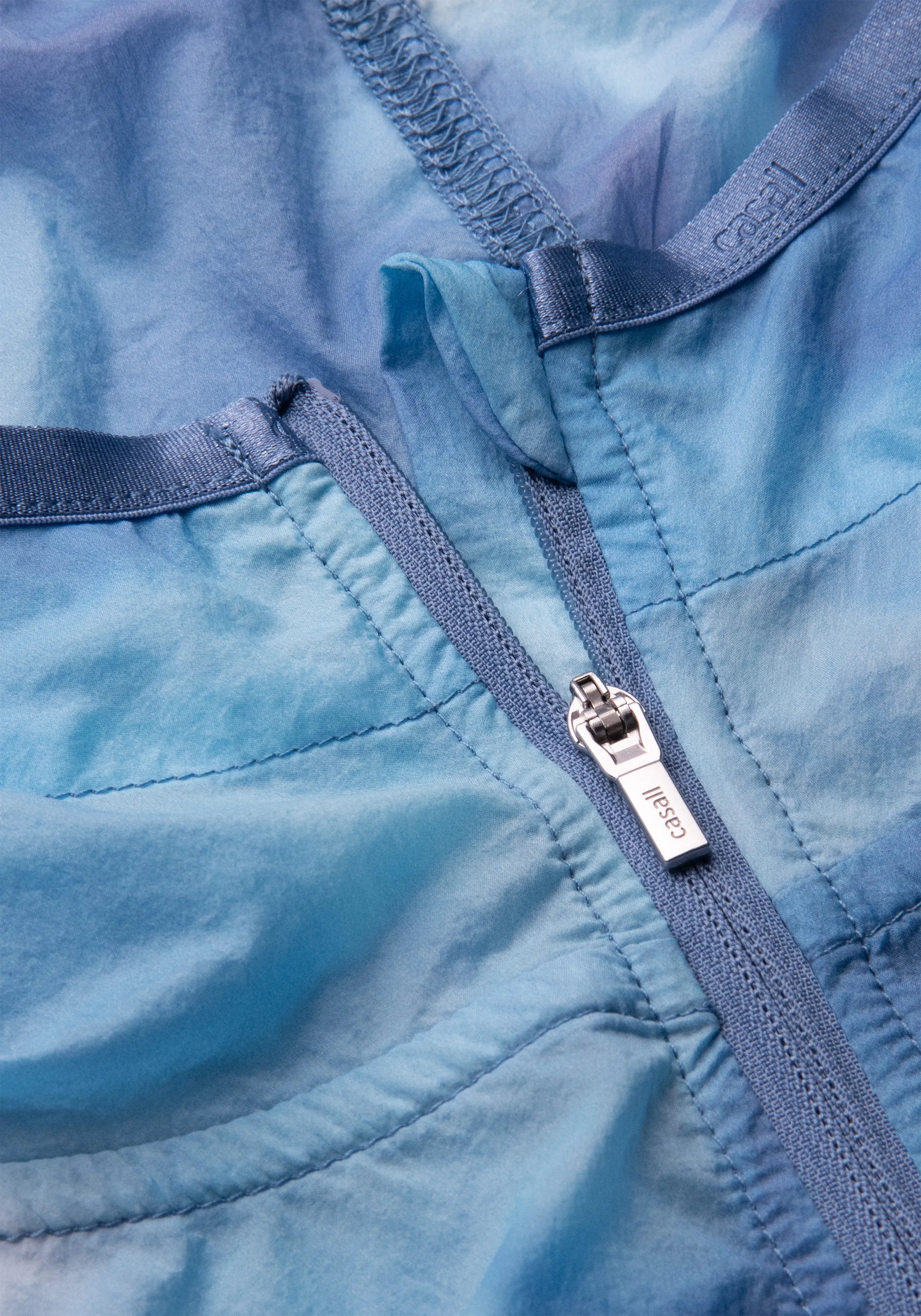 Casall Breeze Printed giacca running blu traspirante