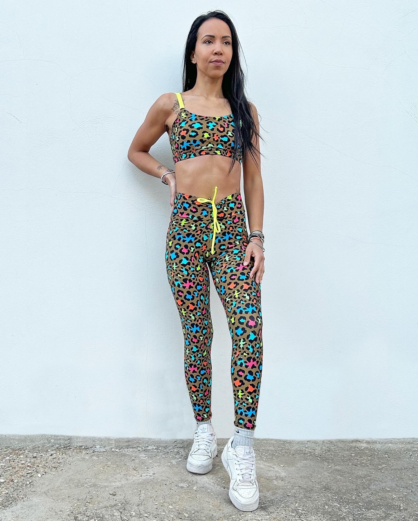 VB Multicolor top sportivo con coppe