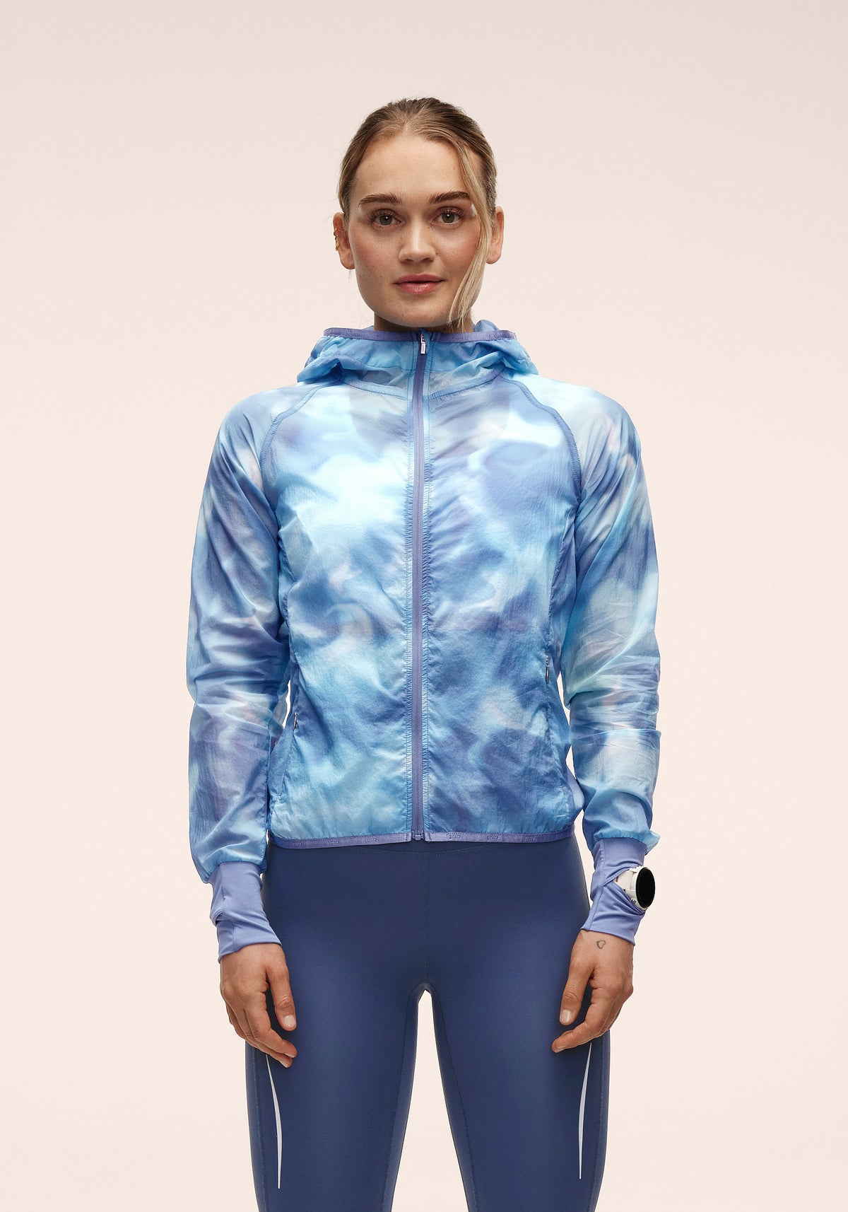 Casall Breeze Printed giacca running blu traspirante