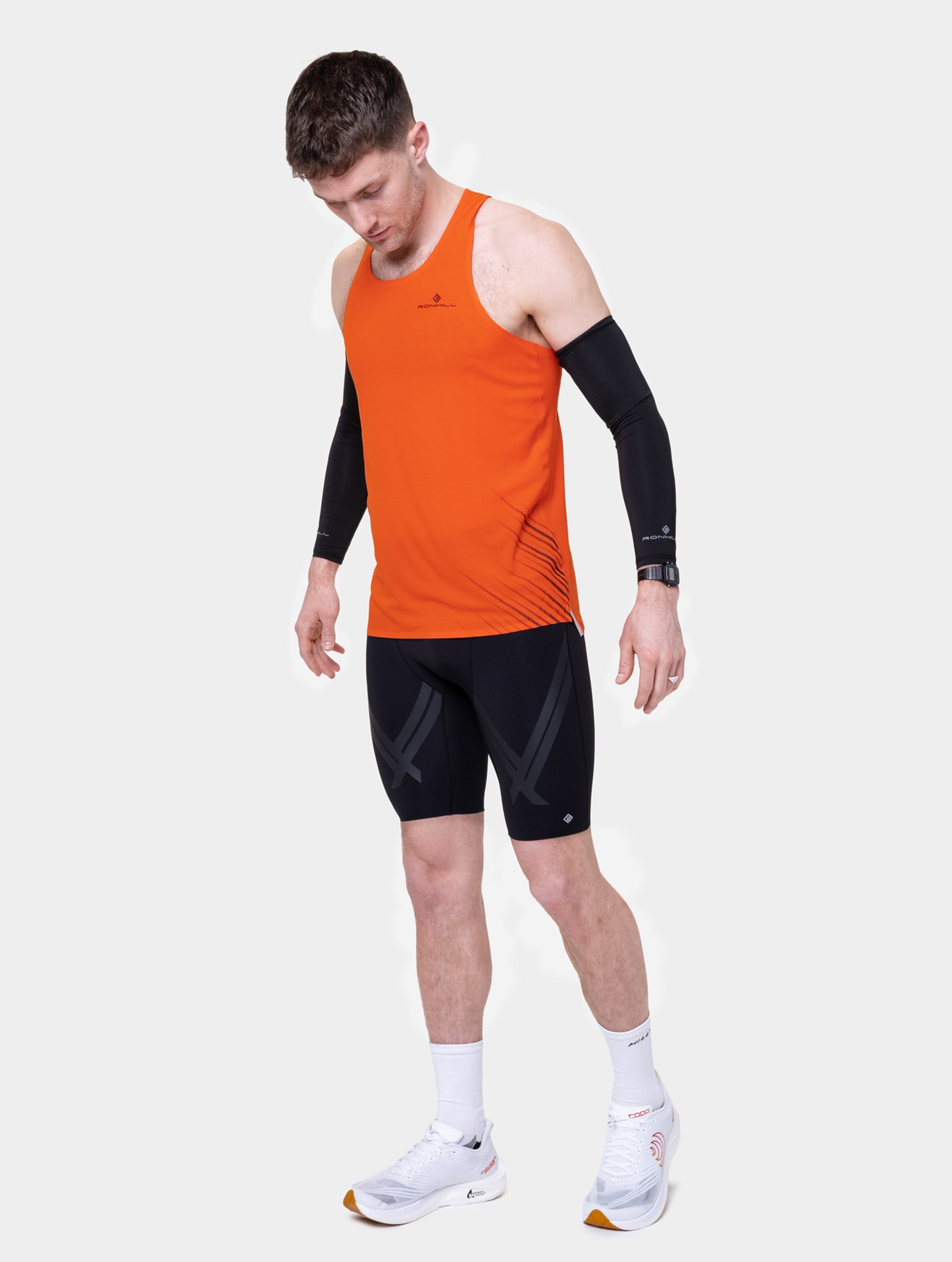 Ronhill Tech Race Half Tight pantaloncino uomo nero sostegno