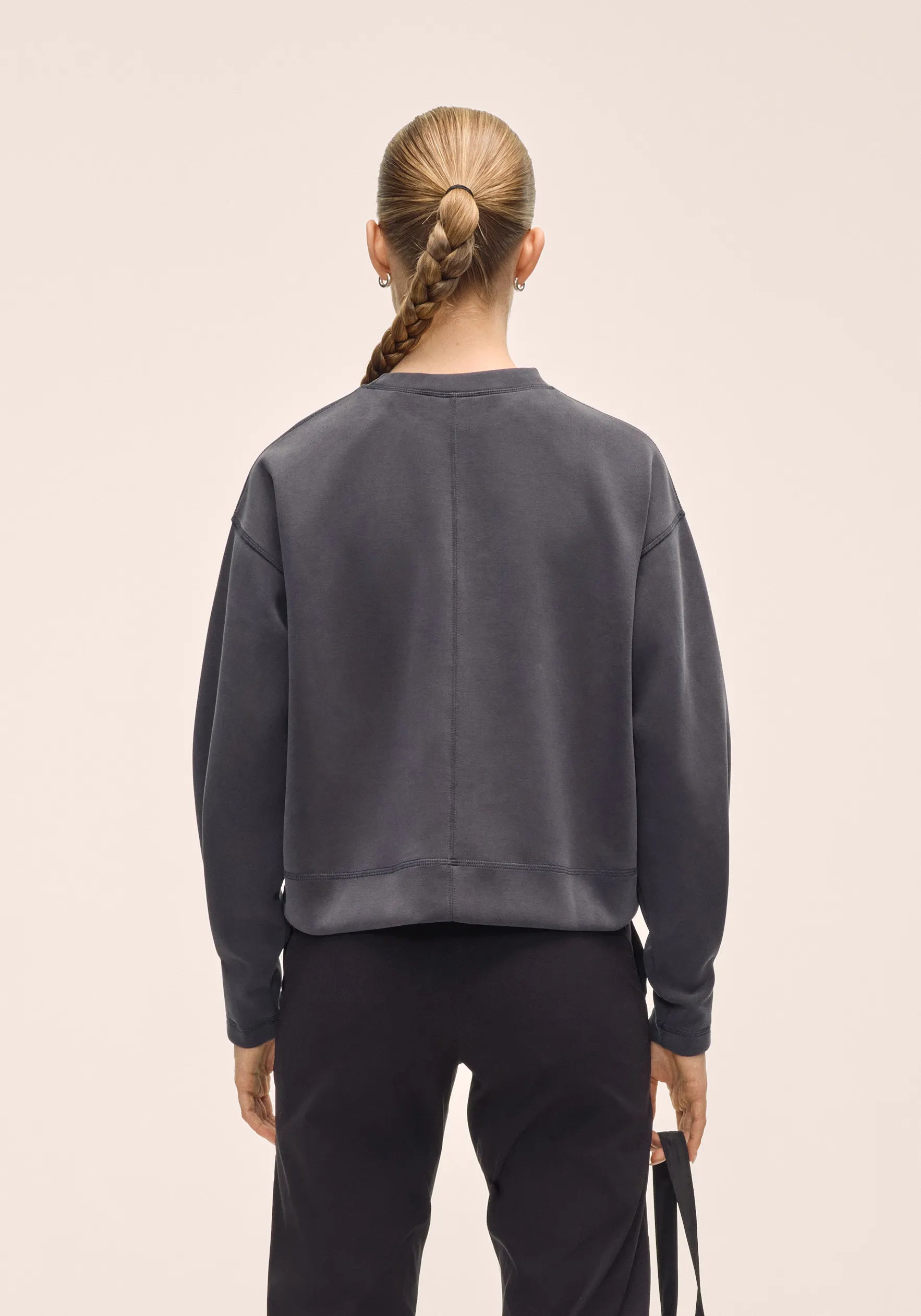 Casall Peachy Crew Neck felpa nera girocollo morbido