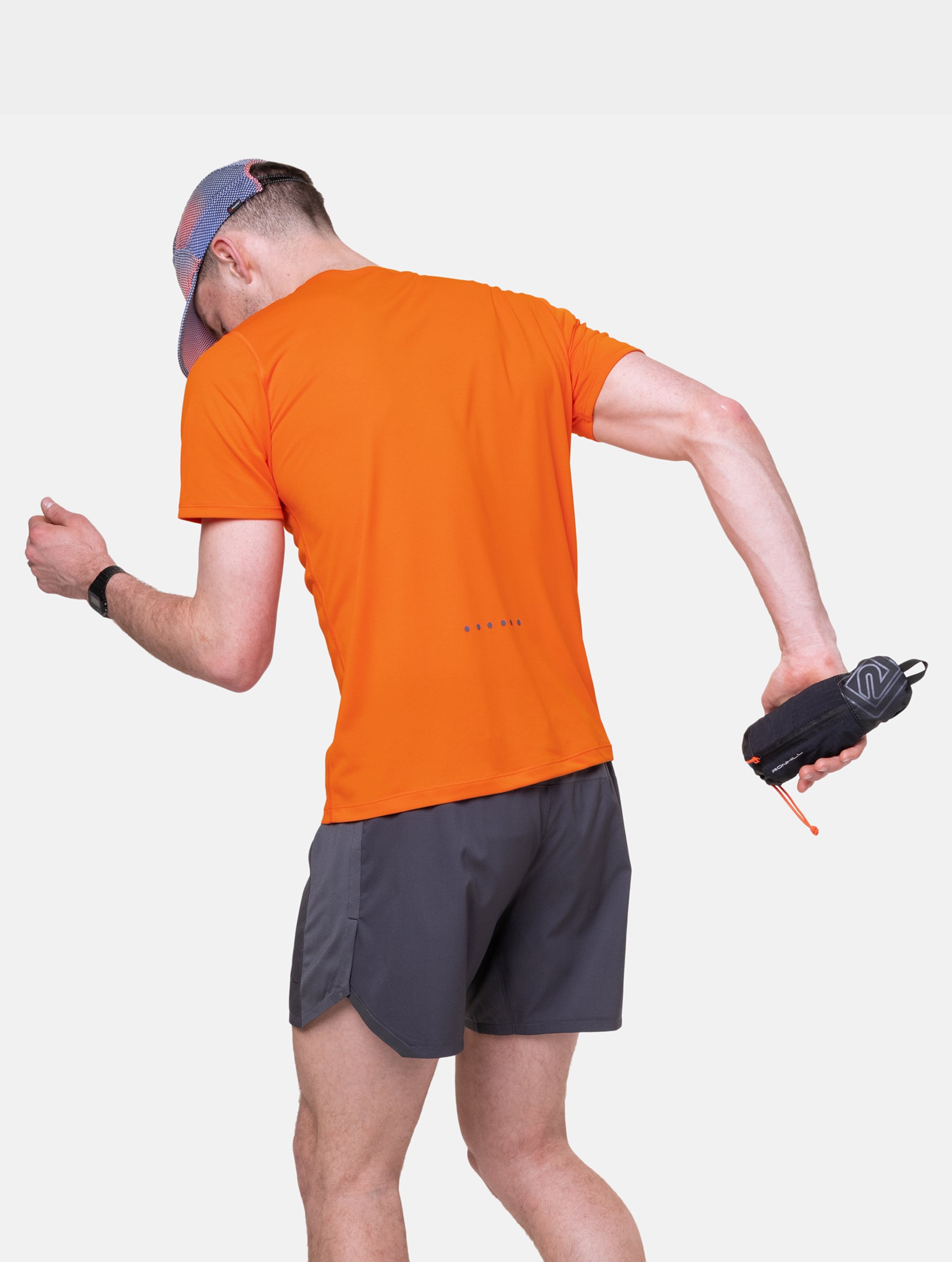 Ronhill SoftFlask borraccia running 500ml nera con tasca