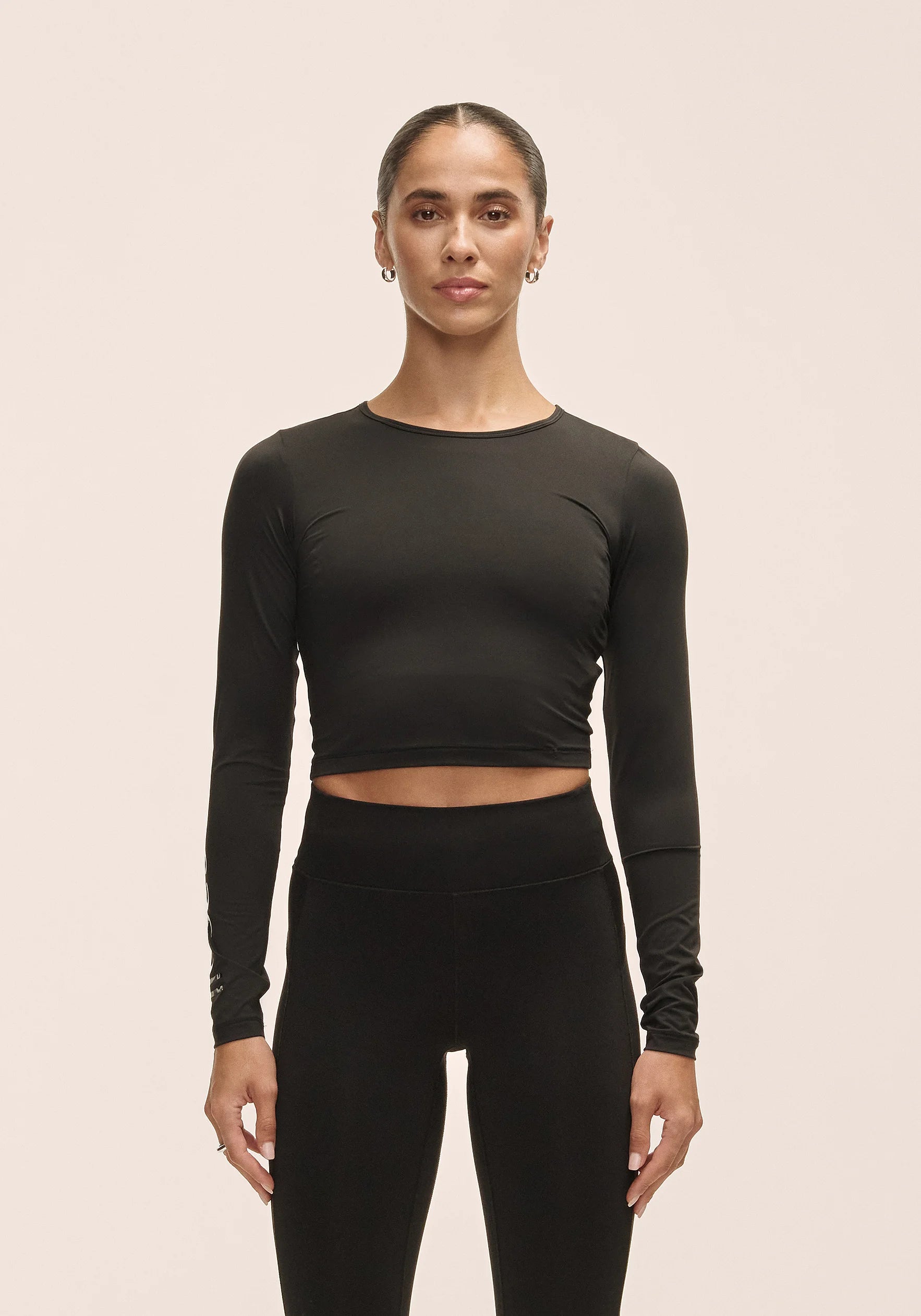Casall Graphic Crop Long Sleeve maglia nera traspirante