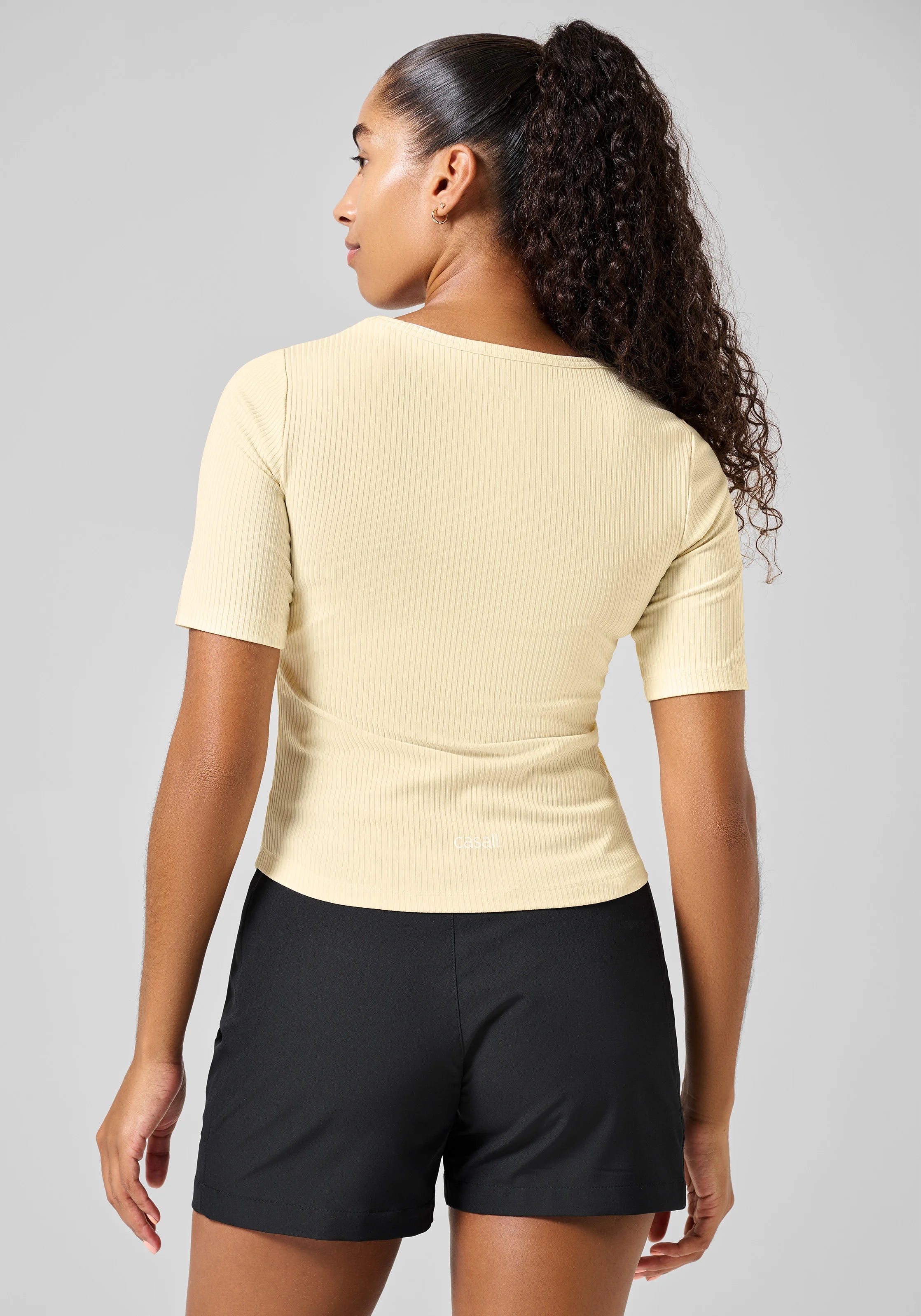 Casall Scoop Rib Tee t-shirt Milky Vanilla elasticizzata
