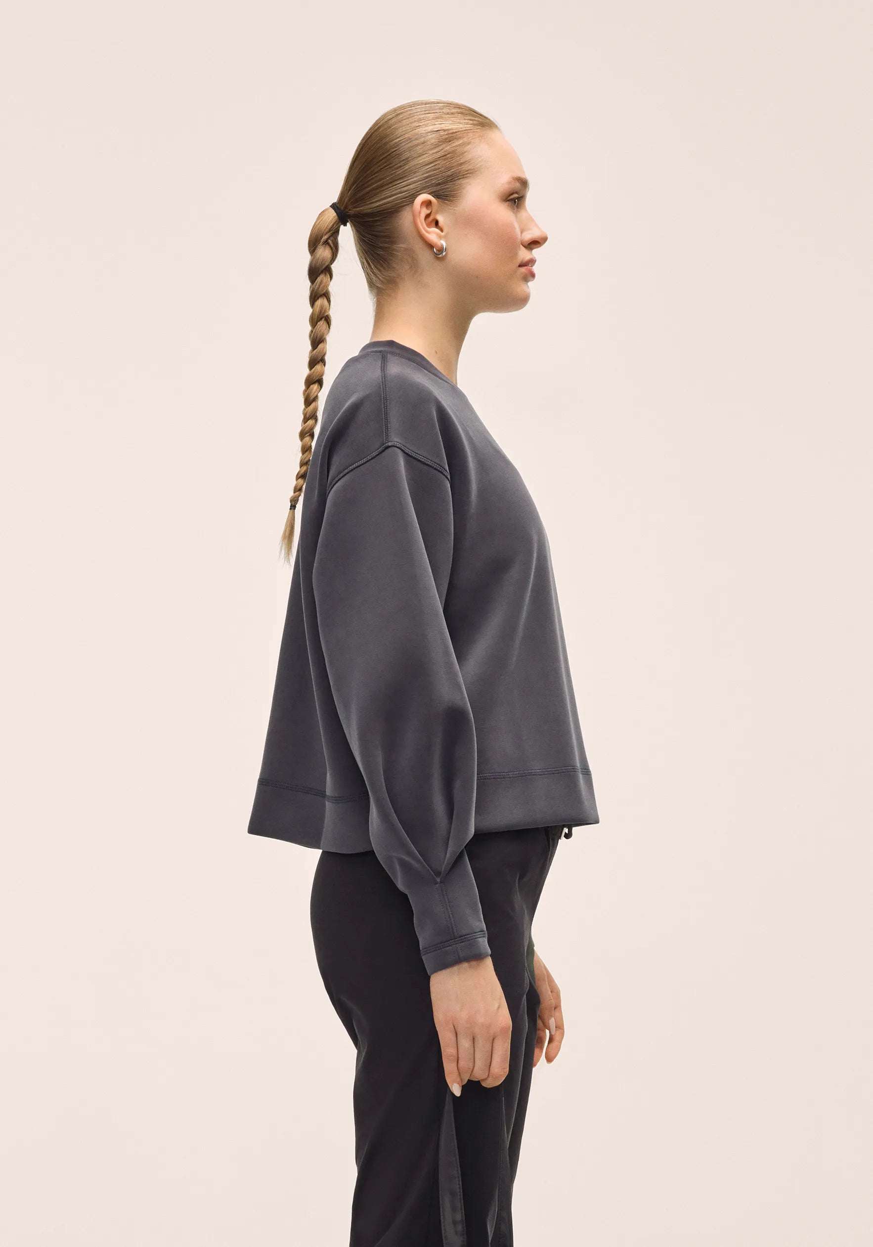 Casall Peachy Crew Neck felpa nera girocollo morbido