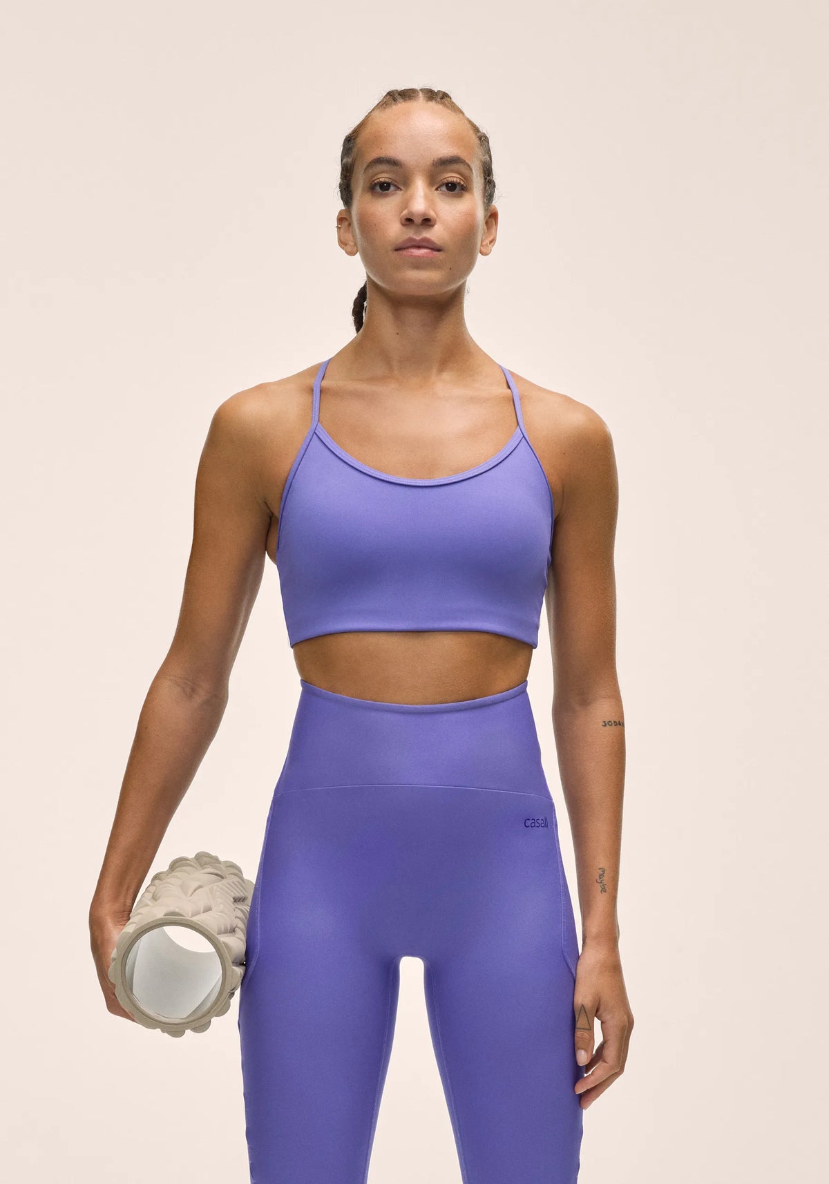 Casall Sleek Strappy reggiseno sportivo viola supporto medio