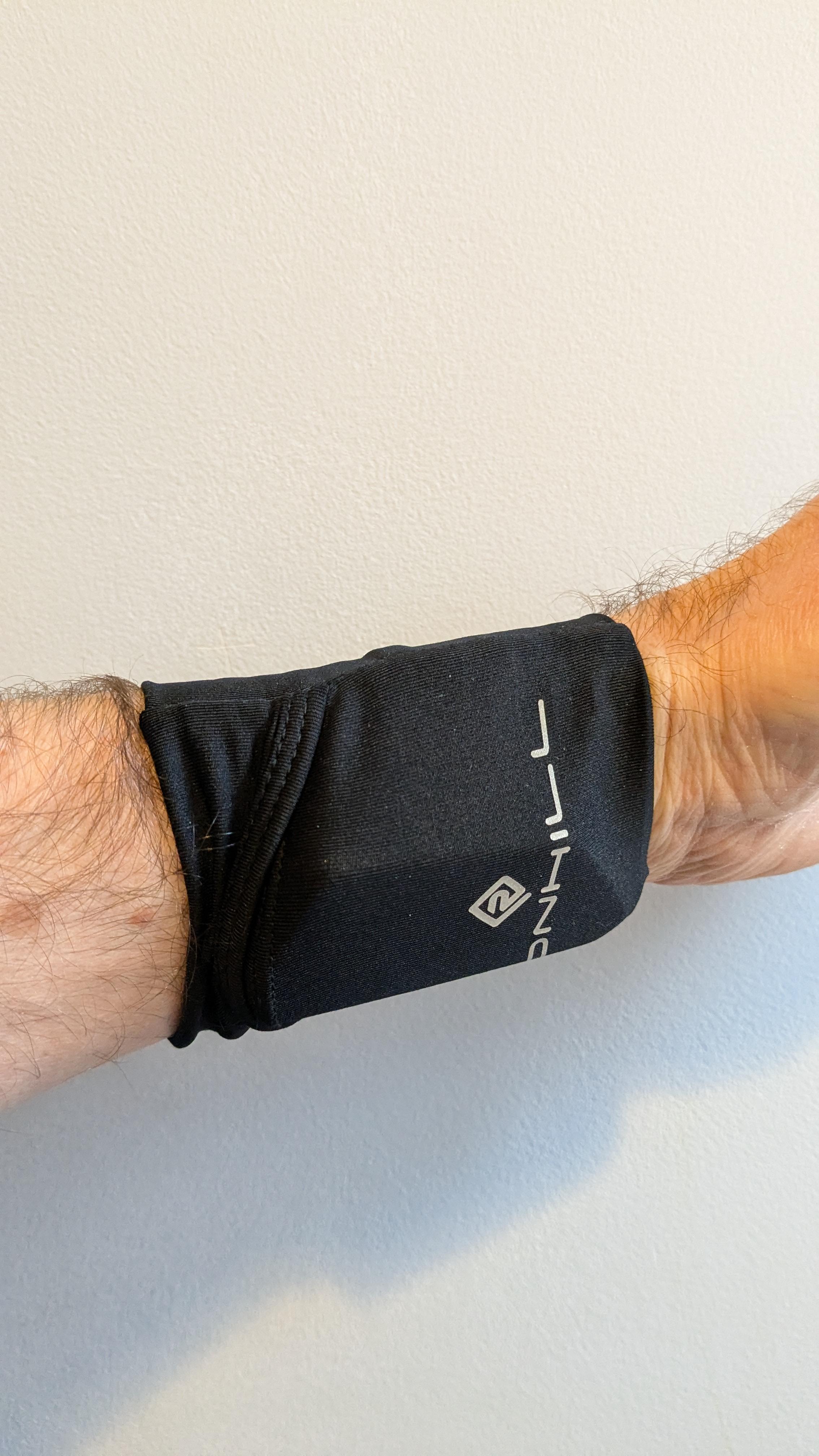 Ronhill Stretch Wrist Pocket tasca da polso All Black