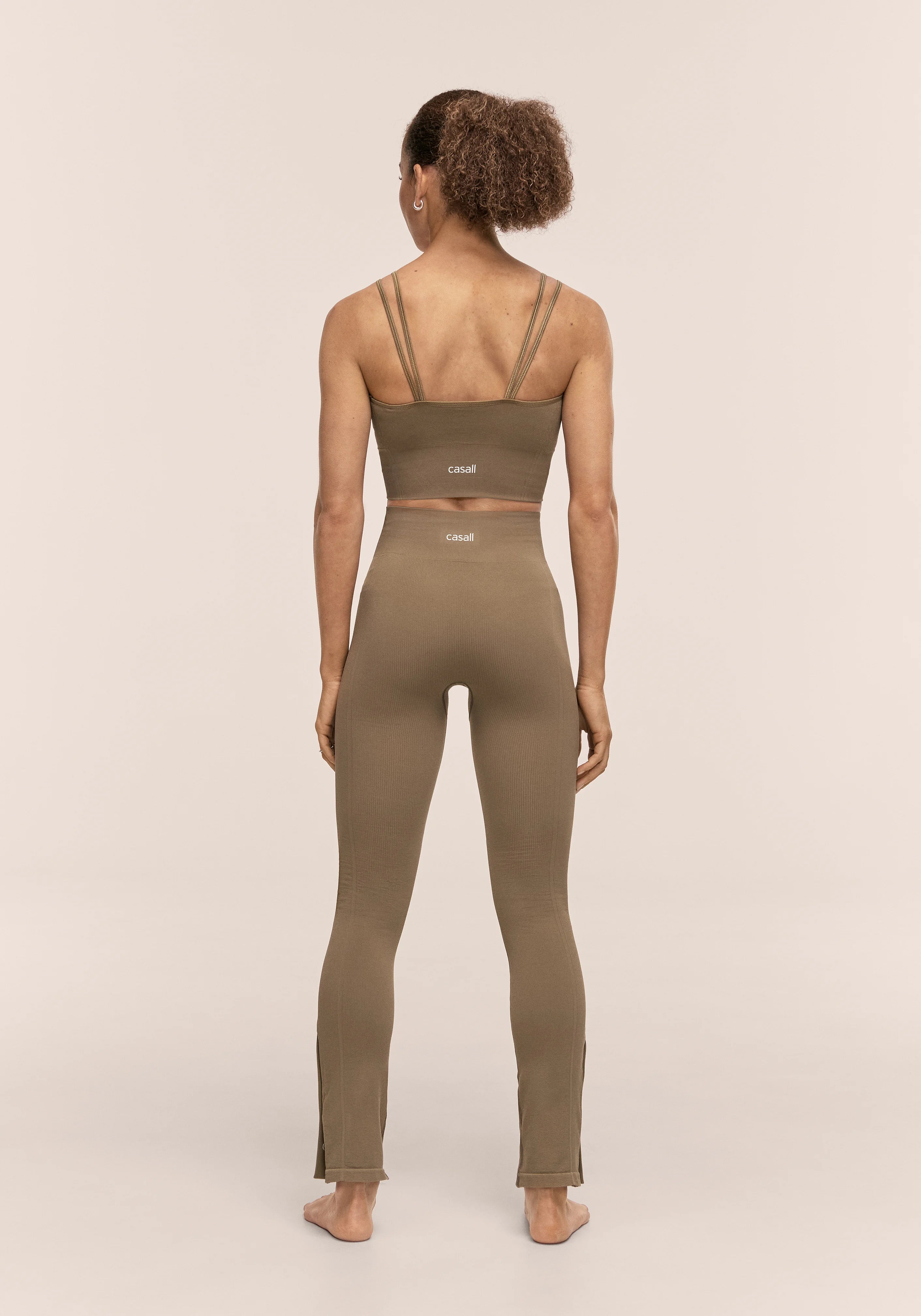 Casall Seamless Rib Slit Pants pantaloni khaki yoga