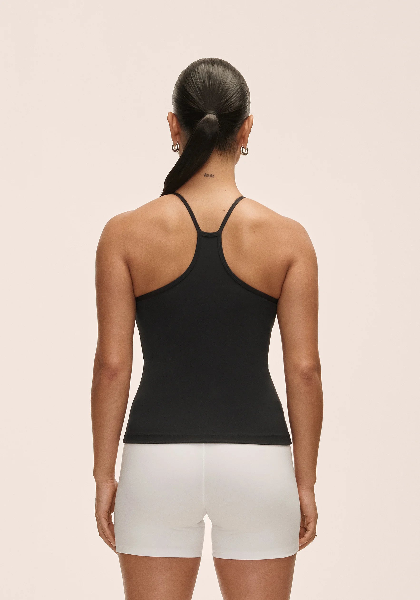 Casall Built-In-Bra Halterneck Tank top Black contenitivo